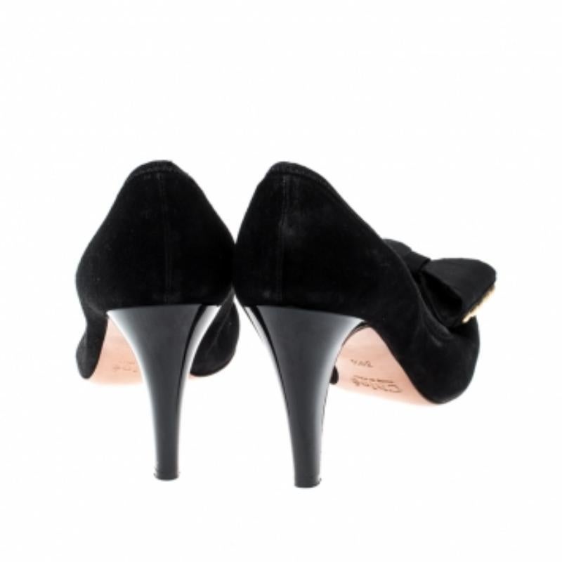Chloé Black Suede Bow Pumps Size 39.5 en vente 1