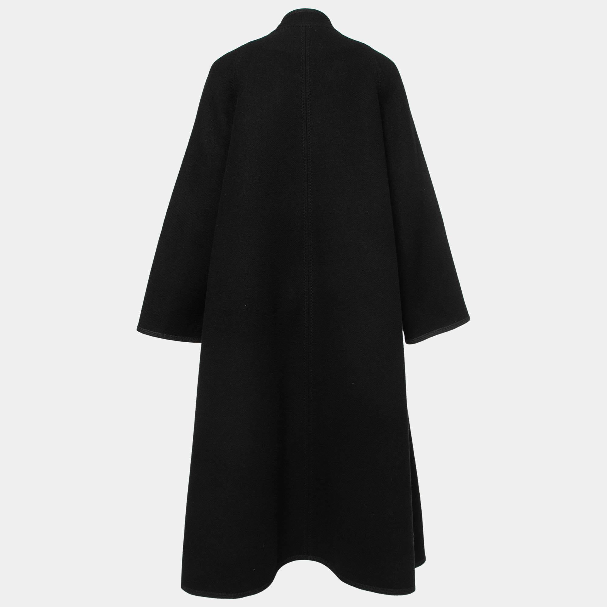 Coats like this one are an amazing accessory to polish your attire. Made from good fabrics in a black shade and detailed with a noticeable design, this Chloe long coat ensures your looks are always on point.

