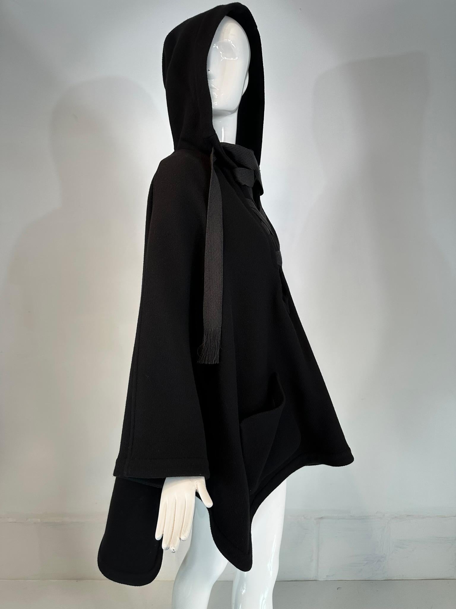 Chloe Black Wool Ribbon Laced Hooded Poncho Cape with Patch Pockets Small In Excellent Condition In West Palm Beach, FL