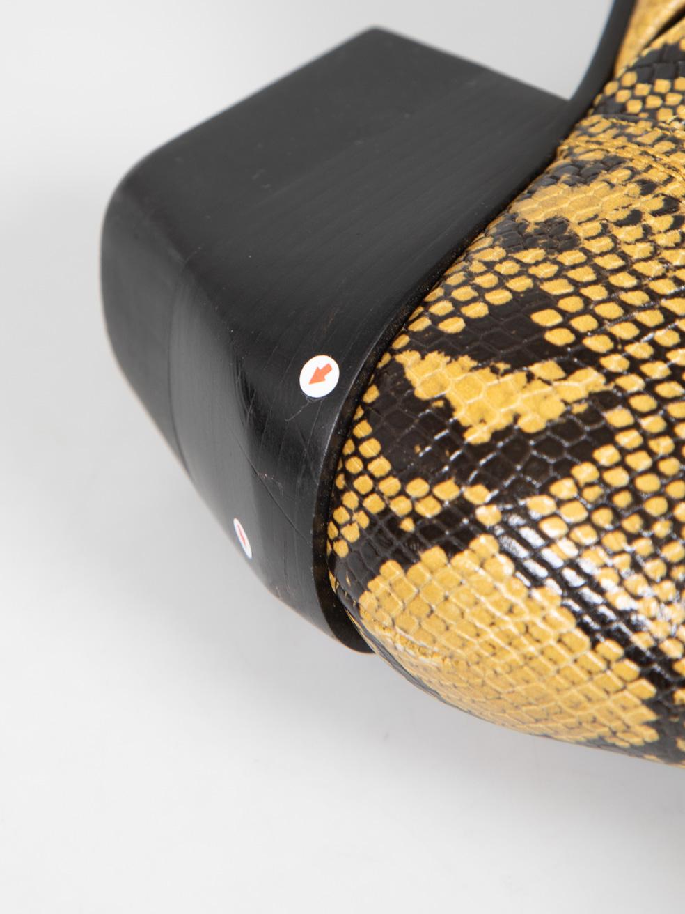 Chloé Black & Yellow Leather Rylee Snakeskin Print Boots Size IT 39.5 For Sale 3