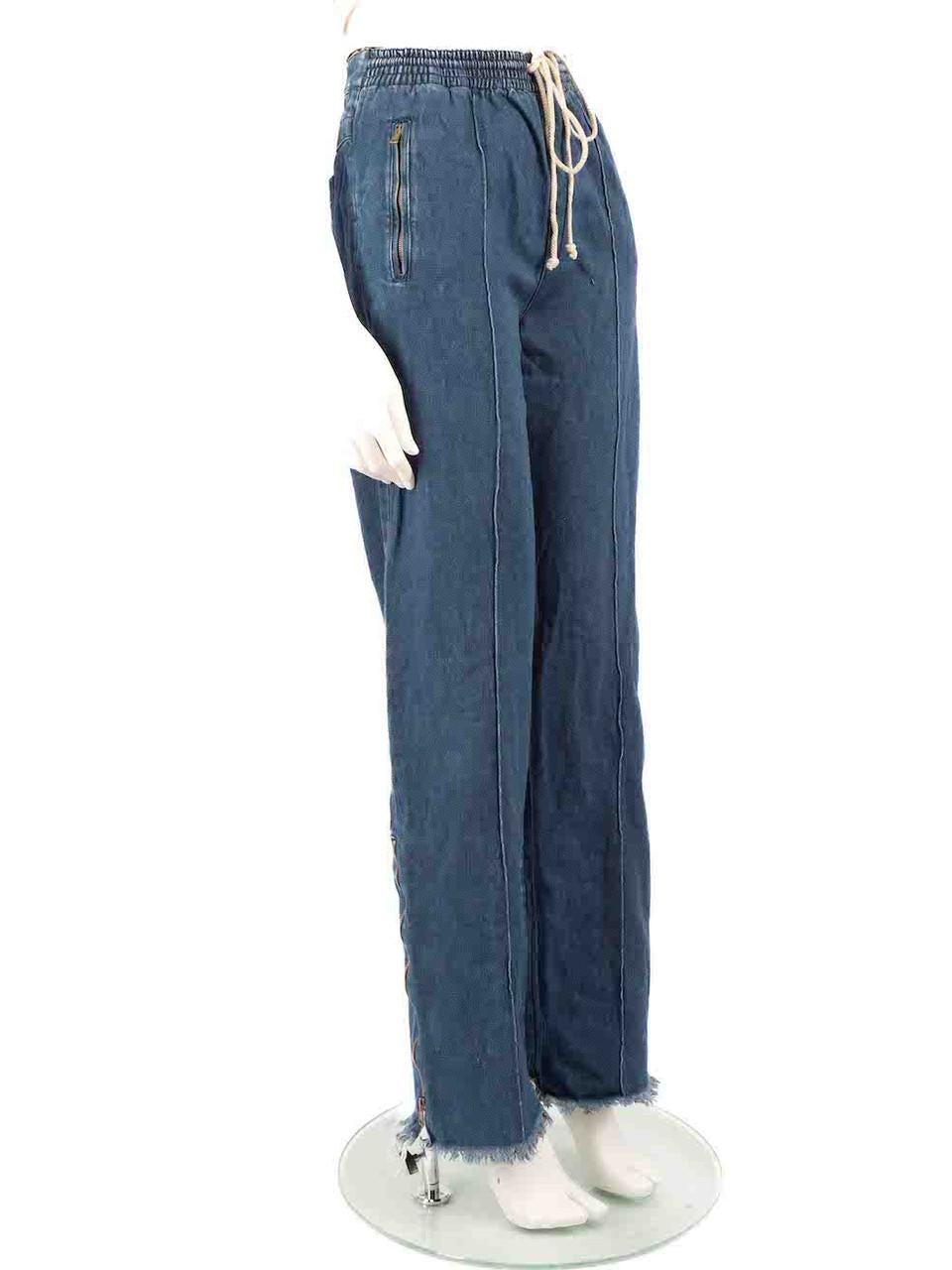 CONDITION is Very good. Minimal wear to the jeans is evident. Minimal wear to the front side near the pocket is seen with a few pulls to the weave on this used Chloé designer resale item.
  
  
  
  Details
  
  
  Blue
  
  Denim
  
  Jeans
  
 
