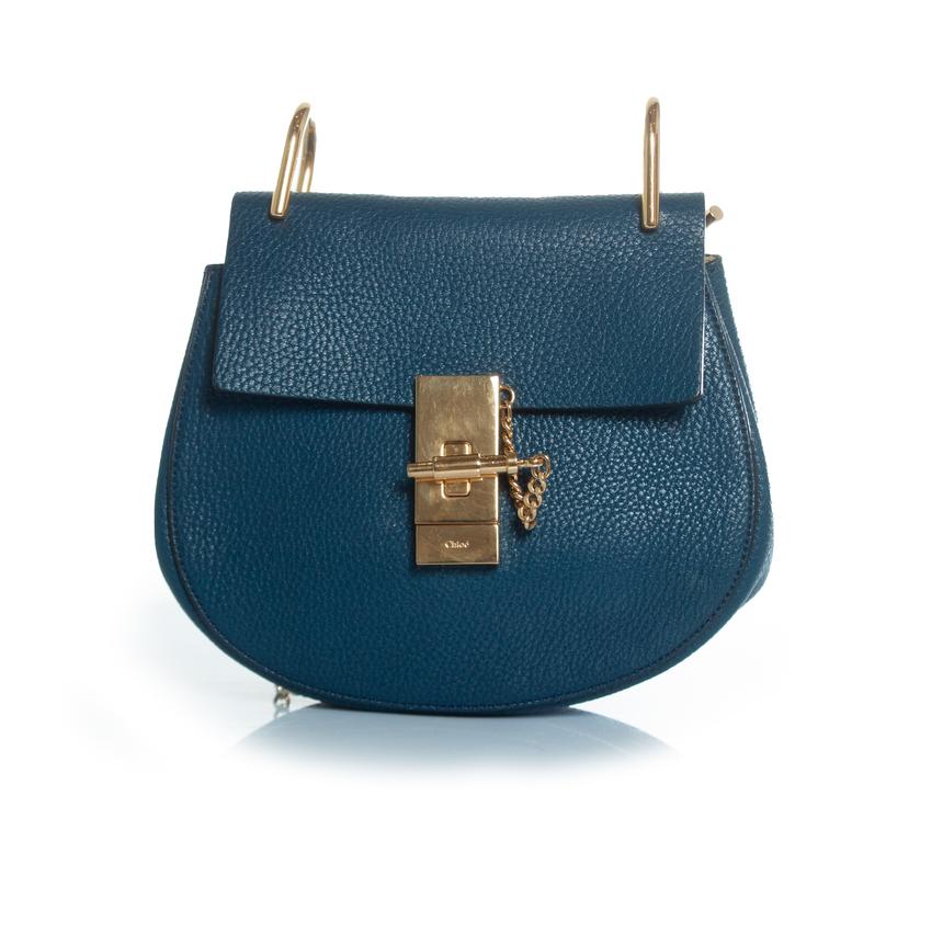 Chloe, blue leather drew bag. The item is in very good condition. 

CONDITION: very good condition

SIZE: small

MEASUREMENTS: height 17 cm, width 19 cm, depth cm, height handle 6 cm, length strap 106 cm

MATERIAL: grained leather

CARE: specialist