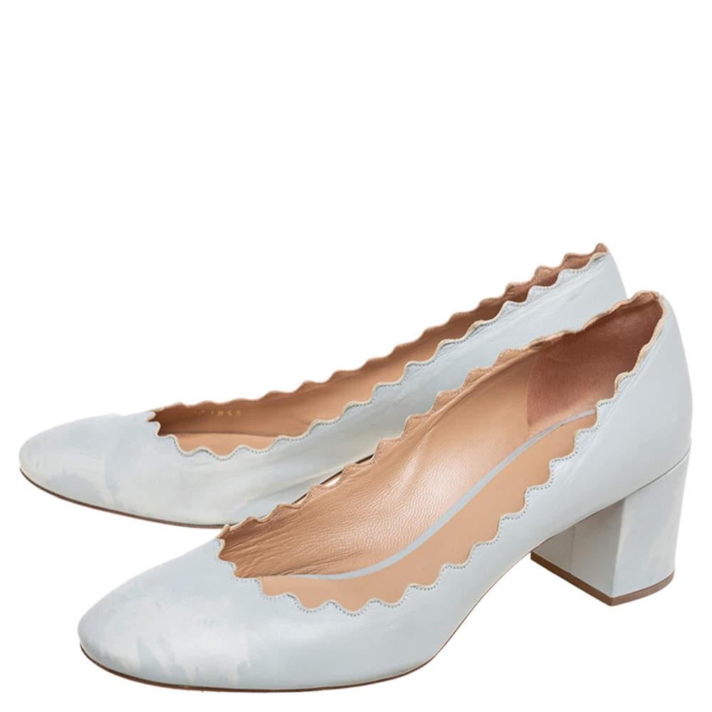 Chloe Blue Leather Lauren Scallop Trim Block Heel Pumps Size 40 In Fair Condition In Dubai, Al Qouz 2