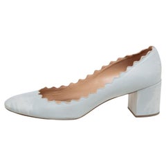 Chloe Blue Leather Lauren Scallop Trim Block Heel Pumps Size 40 (escarpins à talons hauts en cuir bleu)