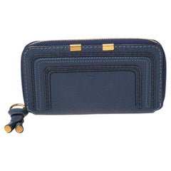 Lange Brieftasche aus blauem Leder mit Reißverschluss von Marcie