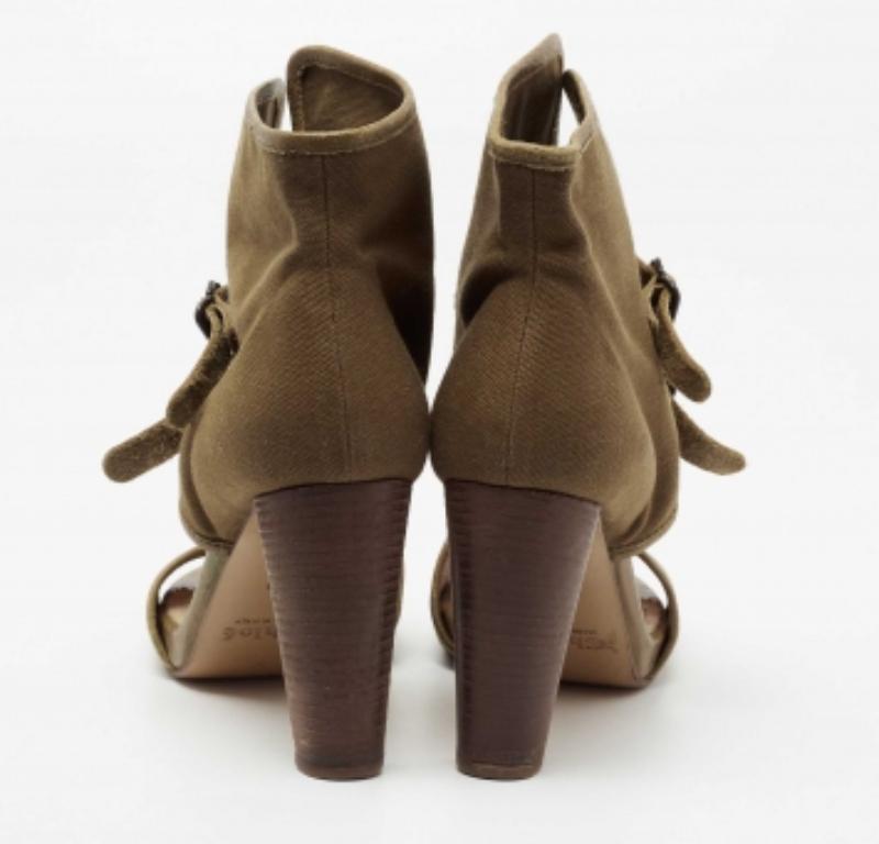 Chloe Brown Canvas and Leather Trim Ankle Sandals Size 38 (Sandales à cheville en toile et cuir) Pour femmes en vente