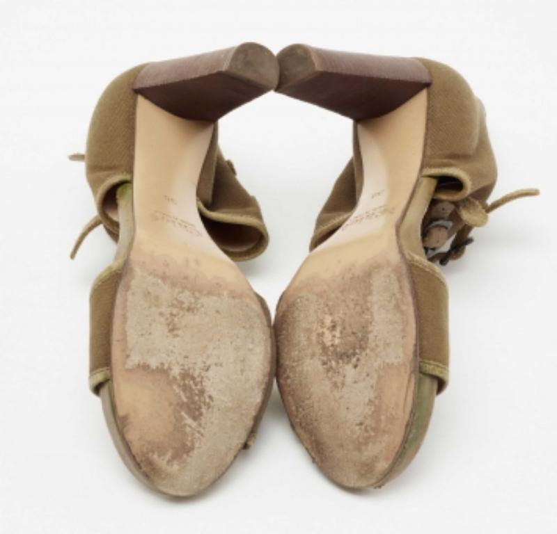 Chloe Brown Canvas and Leather Trim Ankle Sandals Size 38 (Sandales à cheville en toile et cuir) en vente 1