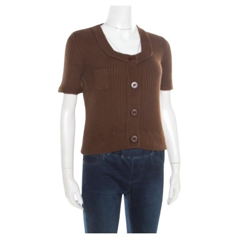Con un top Chloe nel tuo guardaroba puoi vestirti da urlo per ogni occasione. Questo elegante top marrone dona un'atmosfera festosa e attraente al tuo look grazie al suo design vivace. Questo top in cotone e lino è proprio quello che ti serve per