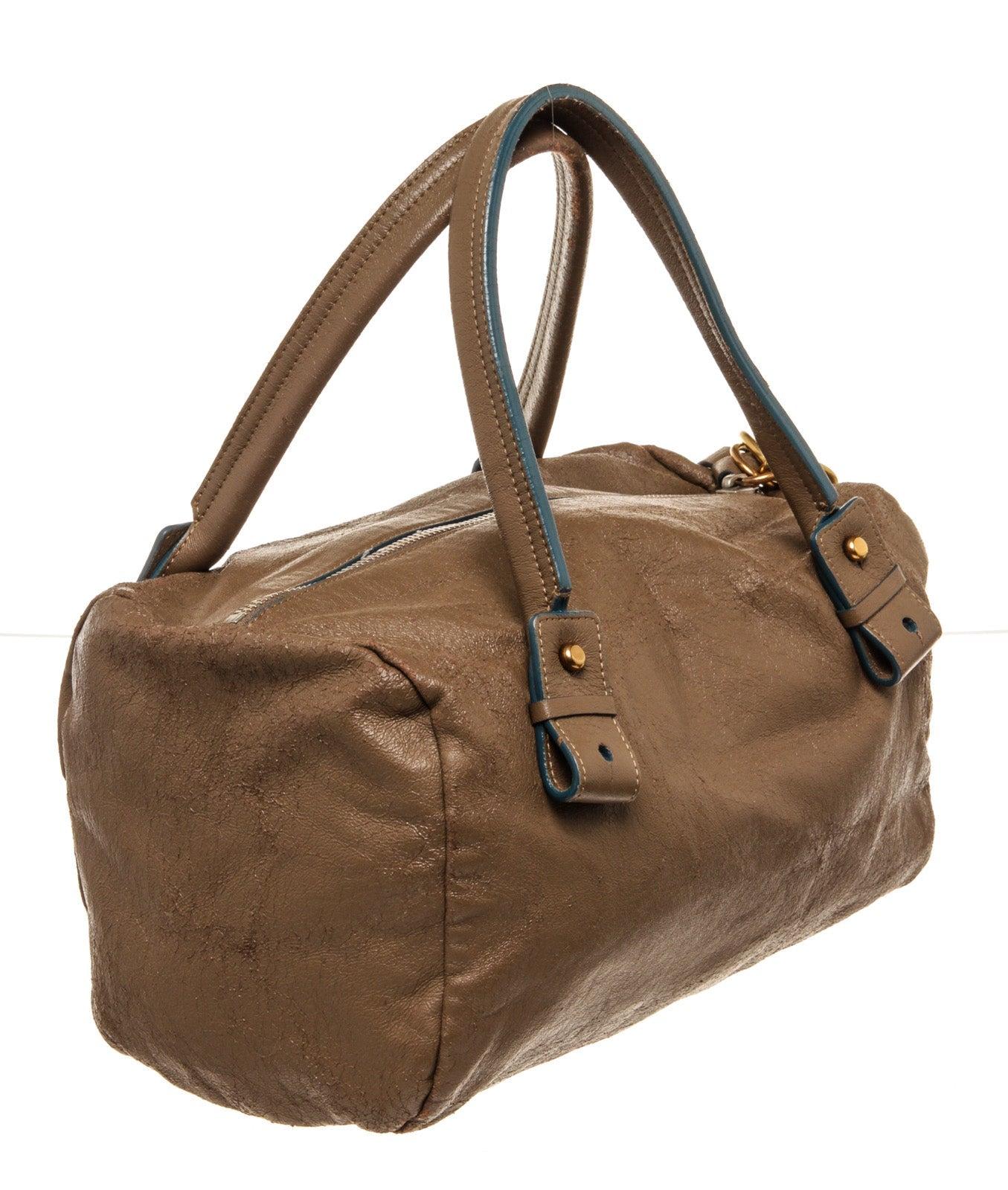 Chloe Bolso de viaje The Eclipse Bost de piel dorada marrón con logotipo de material de piel Marrón en venta