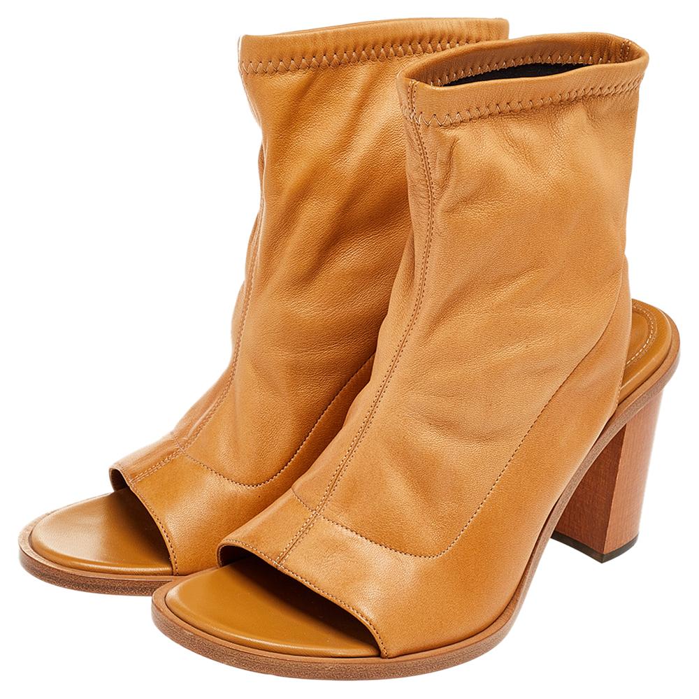 Chloe Brown Leather Ankle Length Boots Size 39 In Good Condition In Dubai, Al Qouz 2