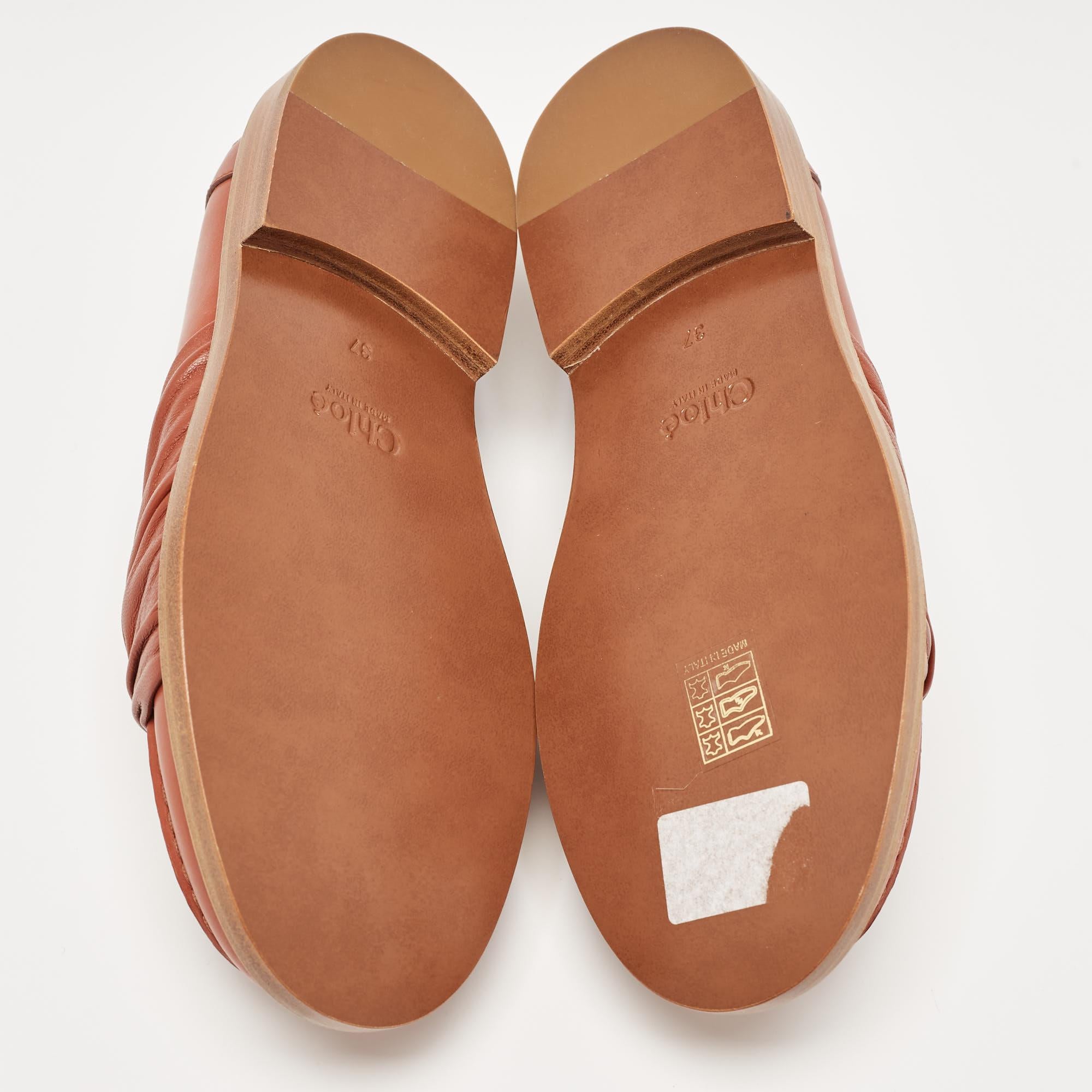 Chloe Brown Leather C Logo Loafers Size 37 For Sale 2