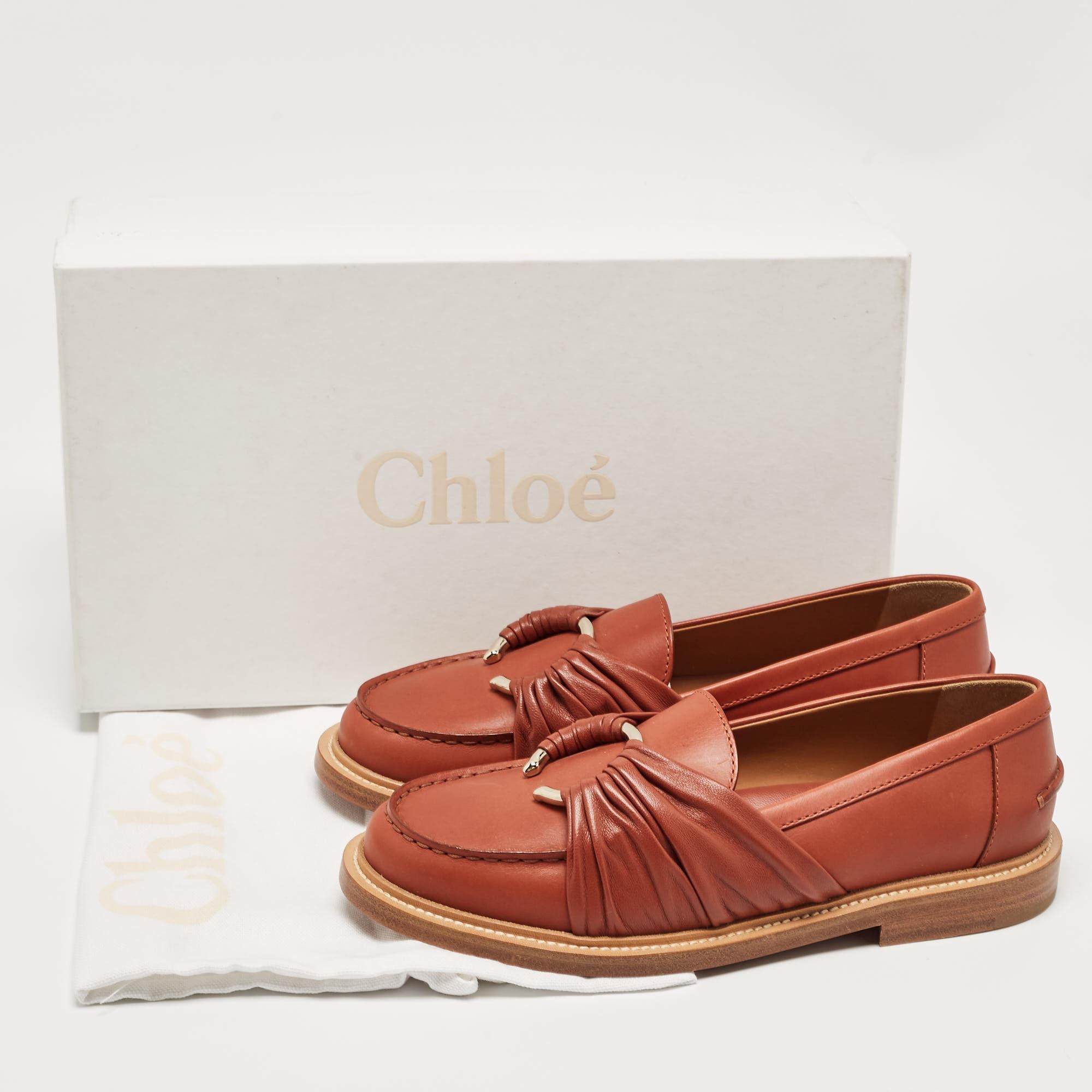 Chloe Brown Leather C Logo Loafers Size 37 For Sale 5