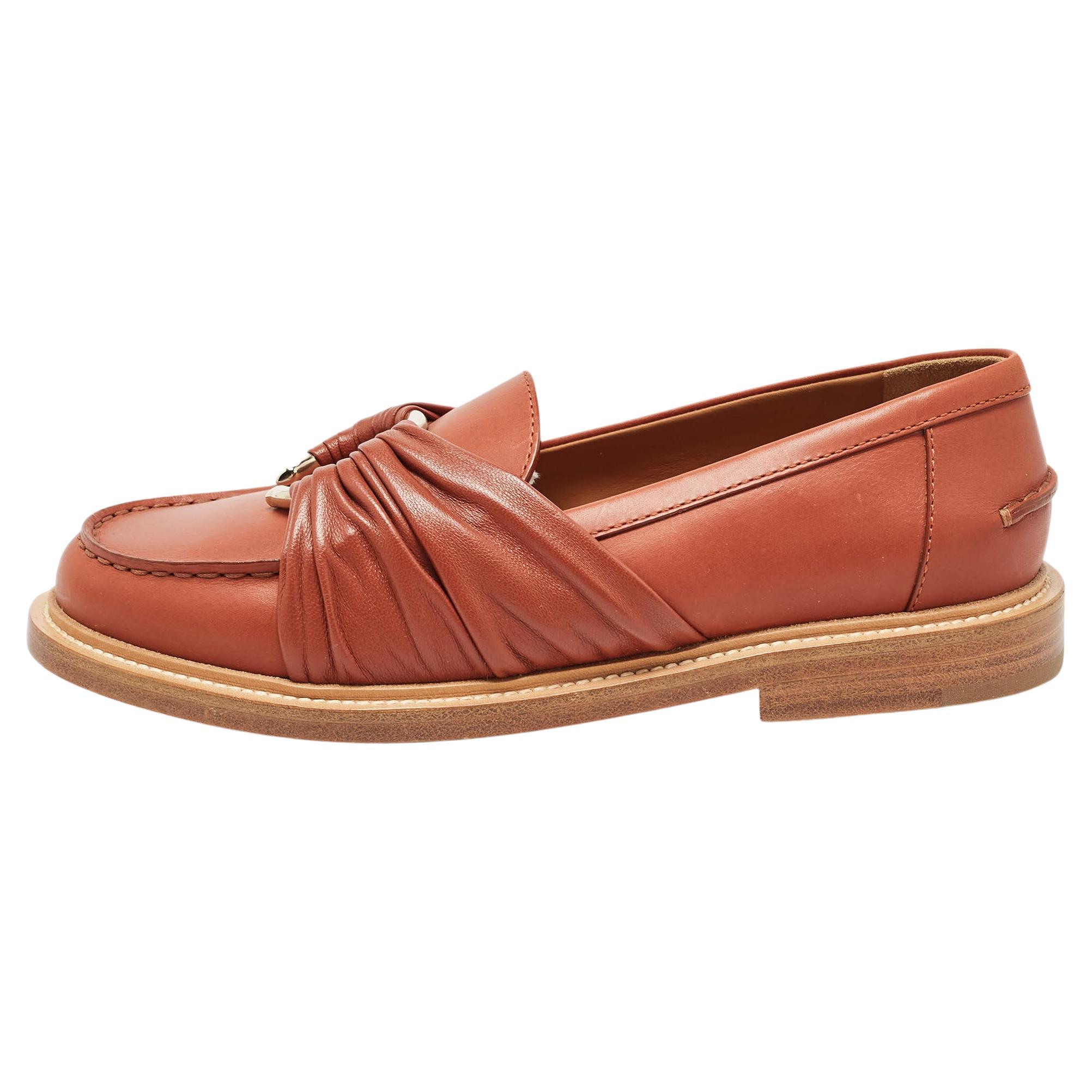 Chloe Brown Leather C Logo Loafers Size 37 For Sale
