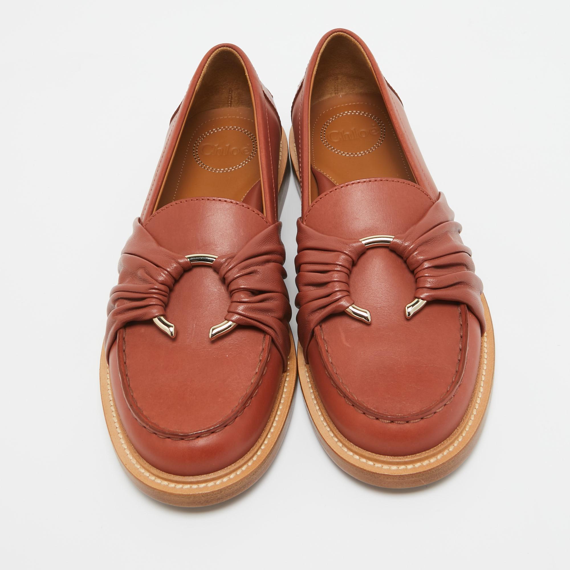 Chloe Brown Leather C Logo Loafers Size 38 For Sale 1