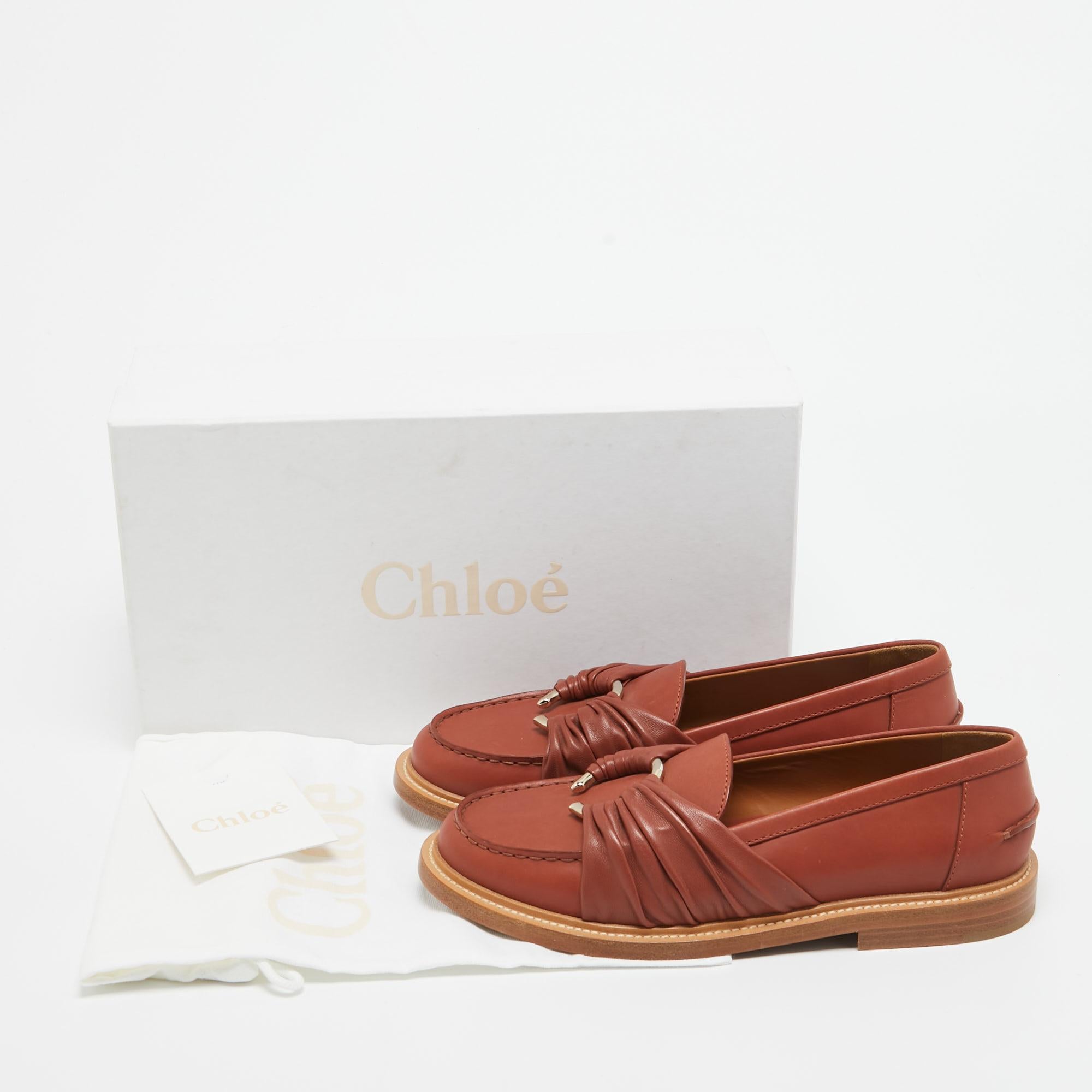 Chloe Brown Leather C Logo Loafers Size 38 For Sale 5