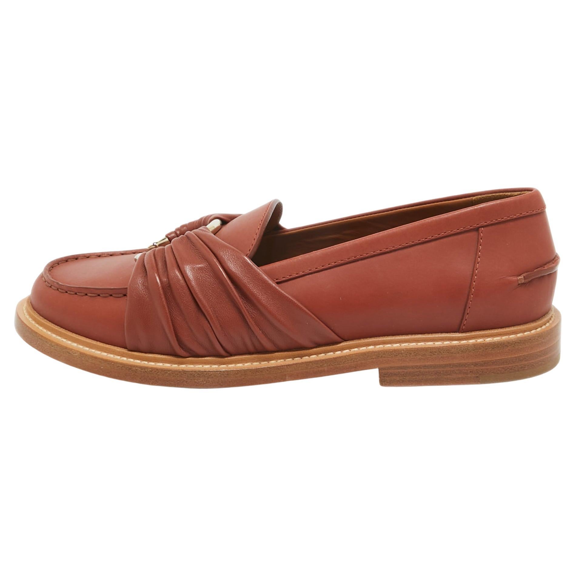 Chloe Brown Leather C Logo Loafers Size 38 For Sale