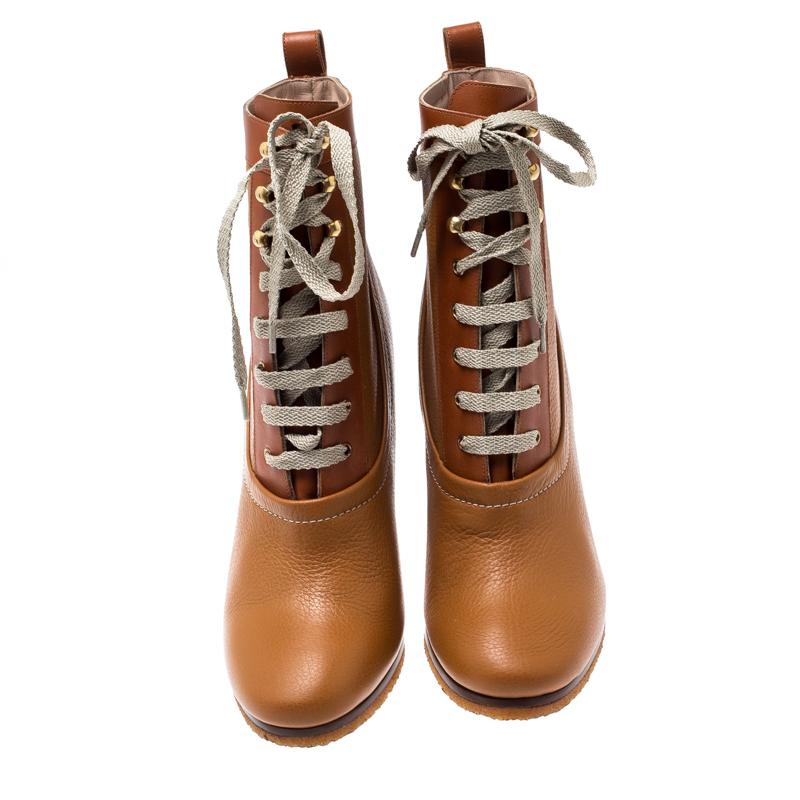 Chloe Brown Leather Lace Up Wedge Ankle Boots Size 38.5 In New Condition In Dubai, Al Qouz 2