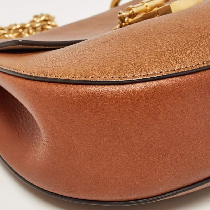 Chloe Brown Leather Medium Drew Shoulder Bag In Good Condition For Sale In Dubai, Al Qouz 2