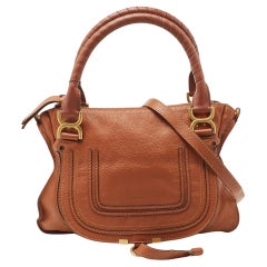 Braune Ledertasche mit mittlerem Marcie-Griff