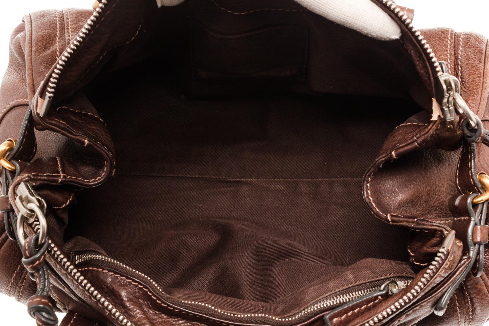 Paddington Umhängetasche aus braunem Leder mit goldfarbenem Ledermaterial 1