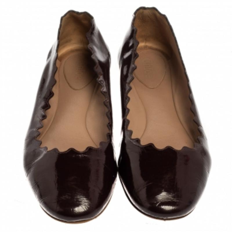 Chloé Brown Patent Leather Lauren Scalloped Ballerina Flats Size 37.5 For Sale 2
