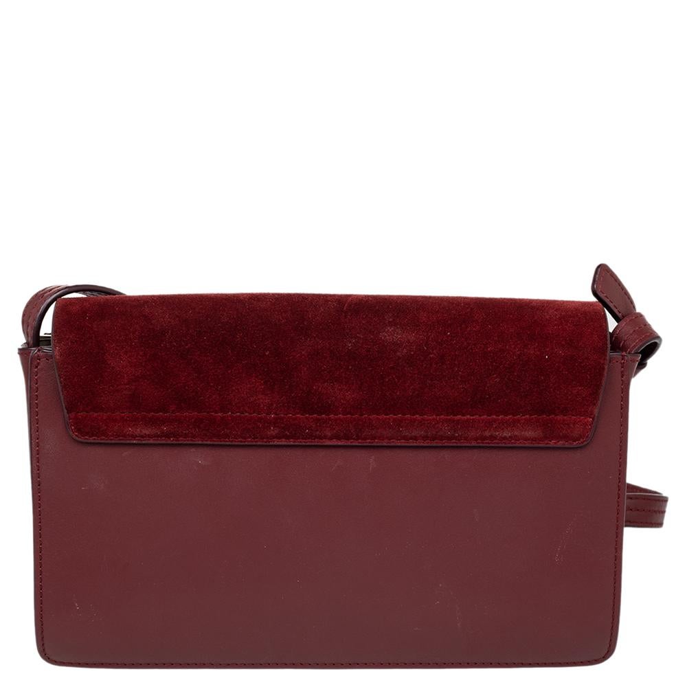 You are going to love owning this Faye shoulder bag from Chloe as it is well-made and brimming with luxury. The bag has been crafted from leather and designed with a suede flap with chain detail and well-sized compartments for your essentials. The