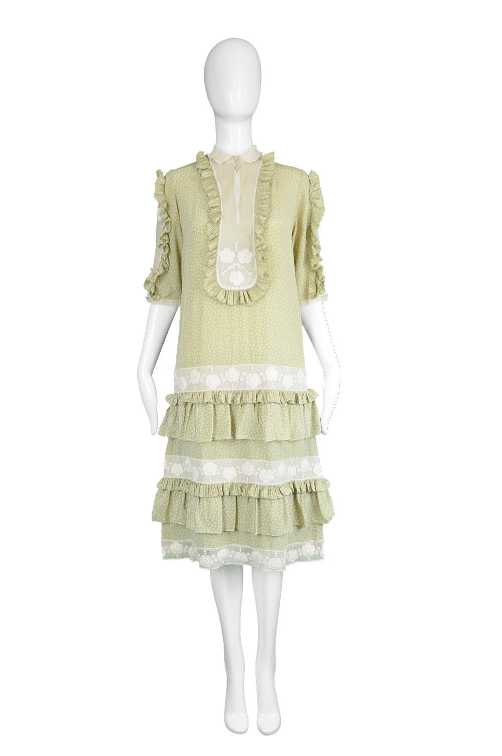 Chloé by Karl Lagerfeld 1970s Vintage Green Ruffled Silk & Embroidered Lace Dress

Please Click 'Continue Reading' below for full description and size. 

Size: fits roughly like a modern women's UK 12-14/ US 8-10/ EU 40-42. Please check all