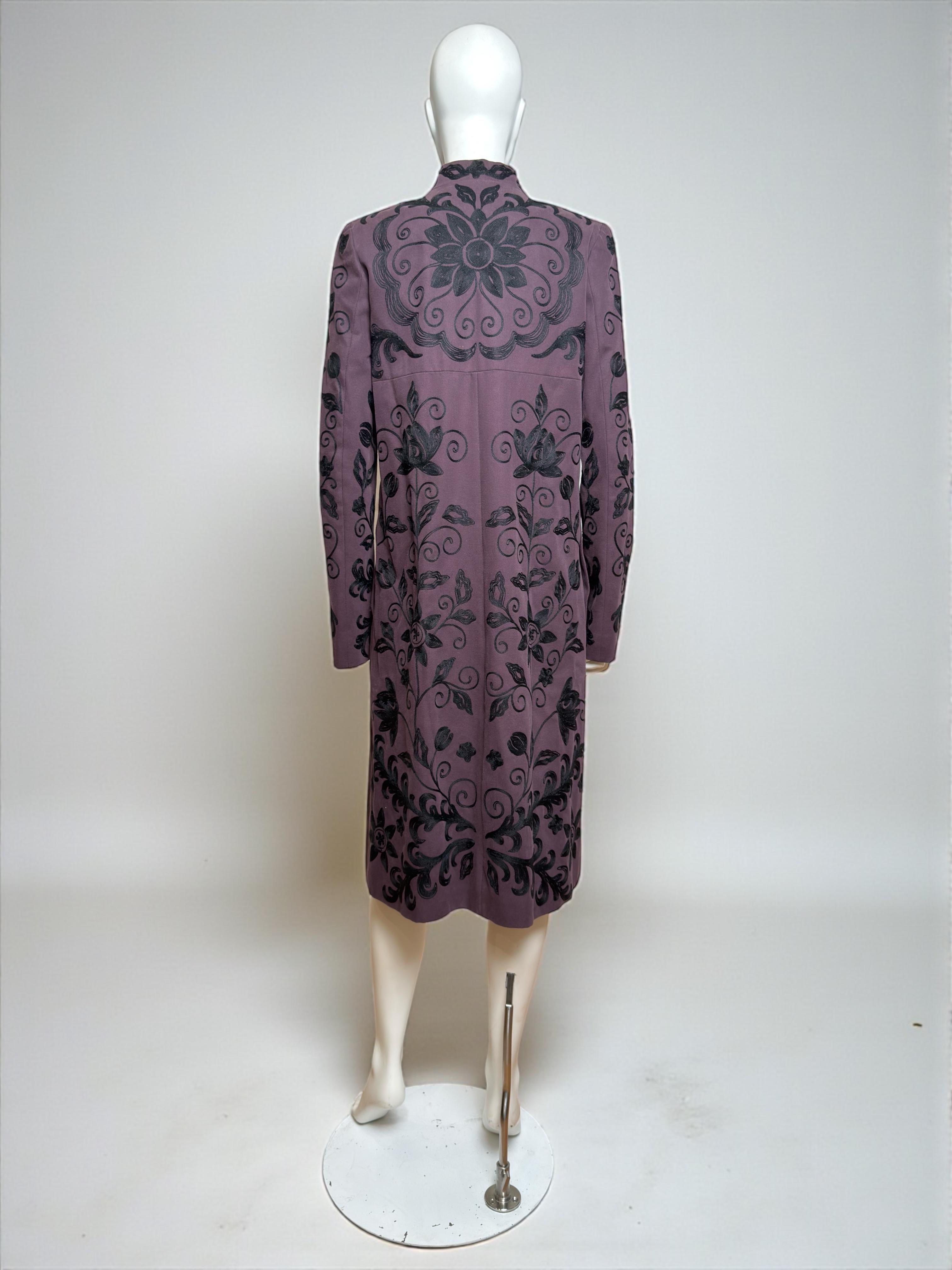 Chloé by Phoebe Philo F/W 2002 Embroidered Baroque Violet Coat en vente 1