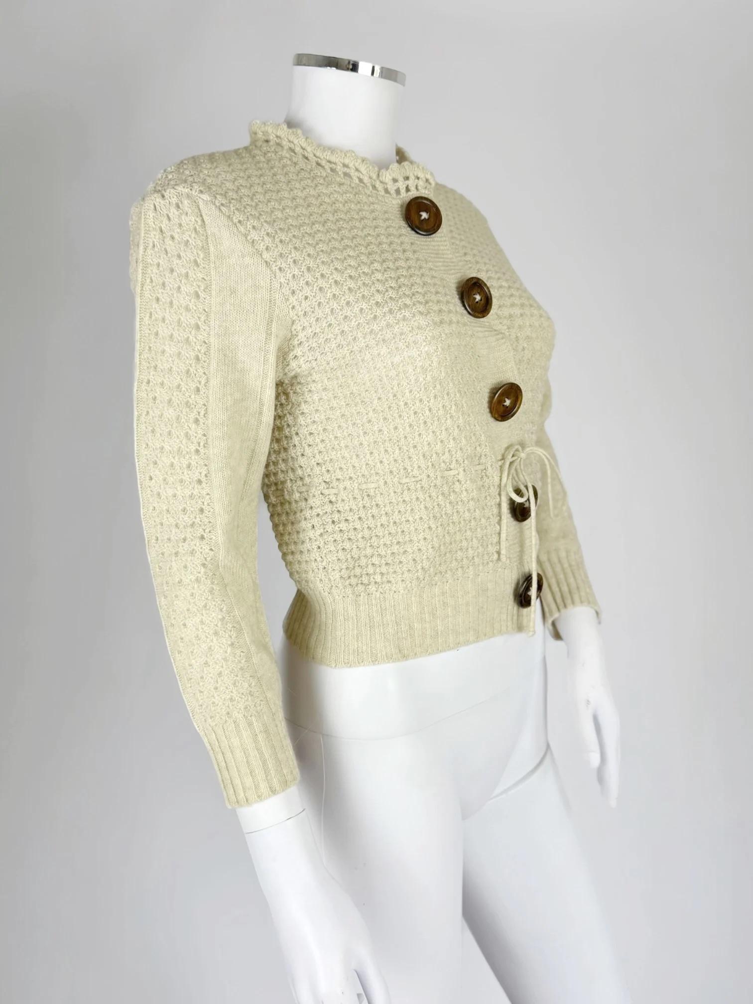 Chloé by Phoebe Philo Strickjacke aus Merinowolle, FW 2004 im Zustand ��„Gut“ im Angebot in Marlborough, GB