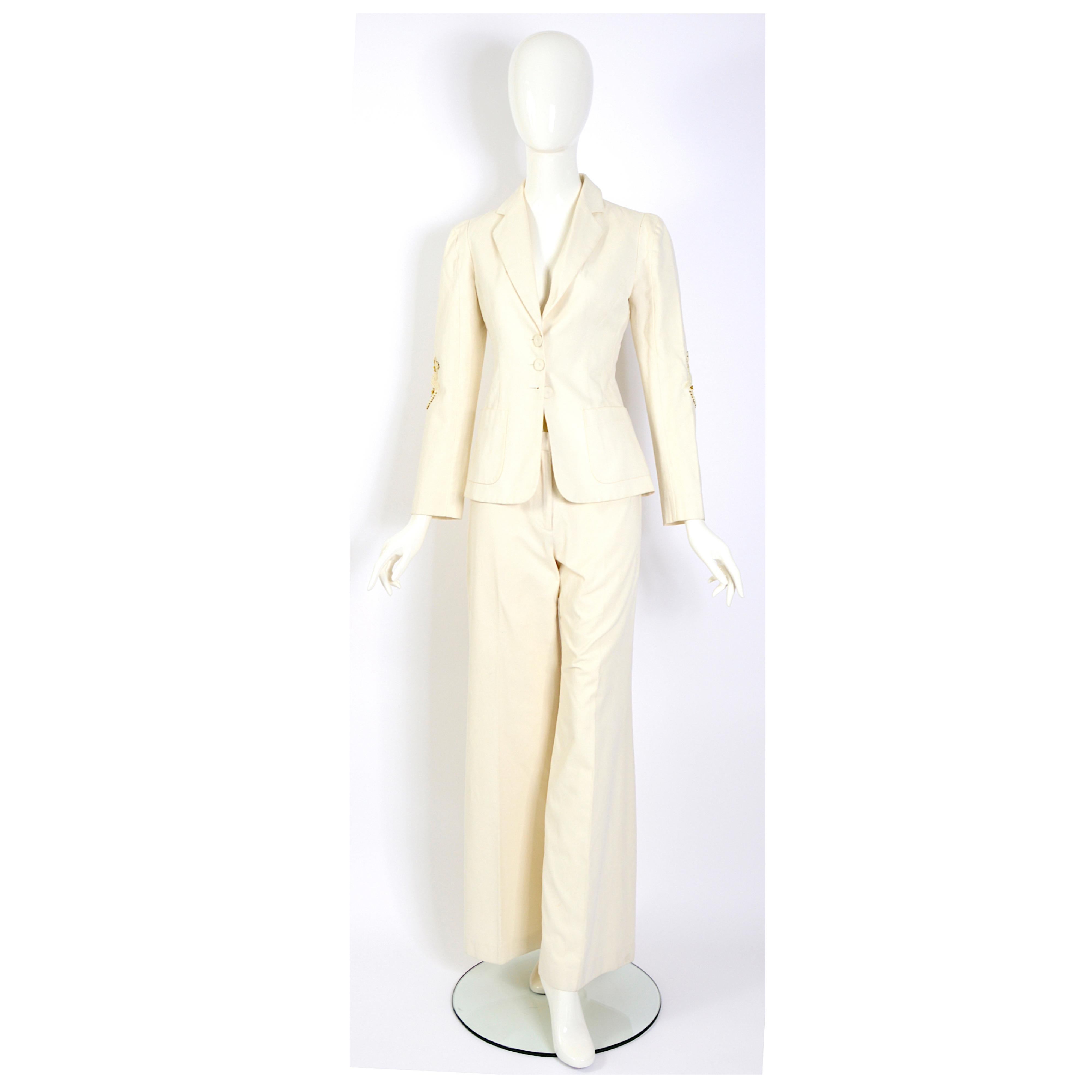 Chloé by Phoebe Philo vintage S/S 2002 embellished back and sleeves cream suit In Good Condition For Sale In Antwerp, BE