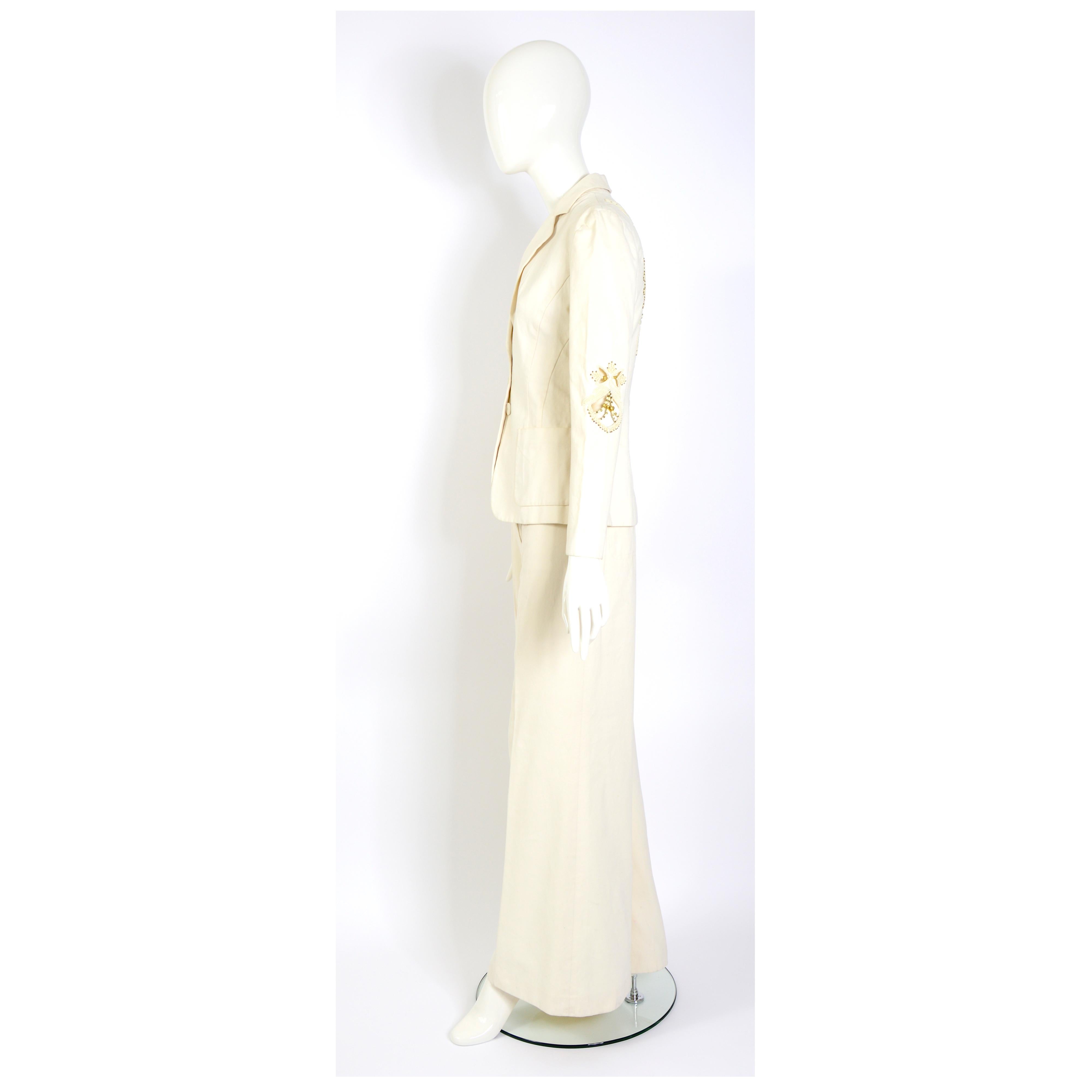 Chloé by Phoebe Philo vintage S/S 2002 embellished back and sleeves cream suit For Sale 1