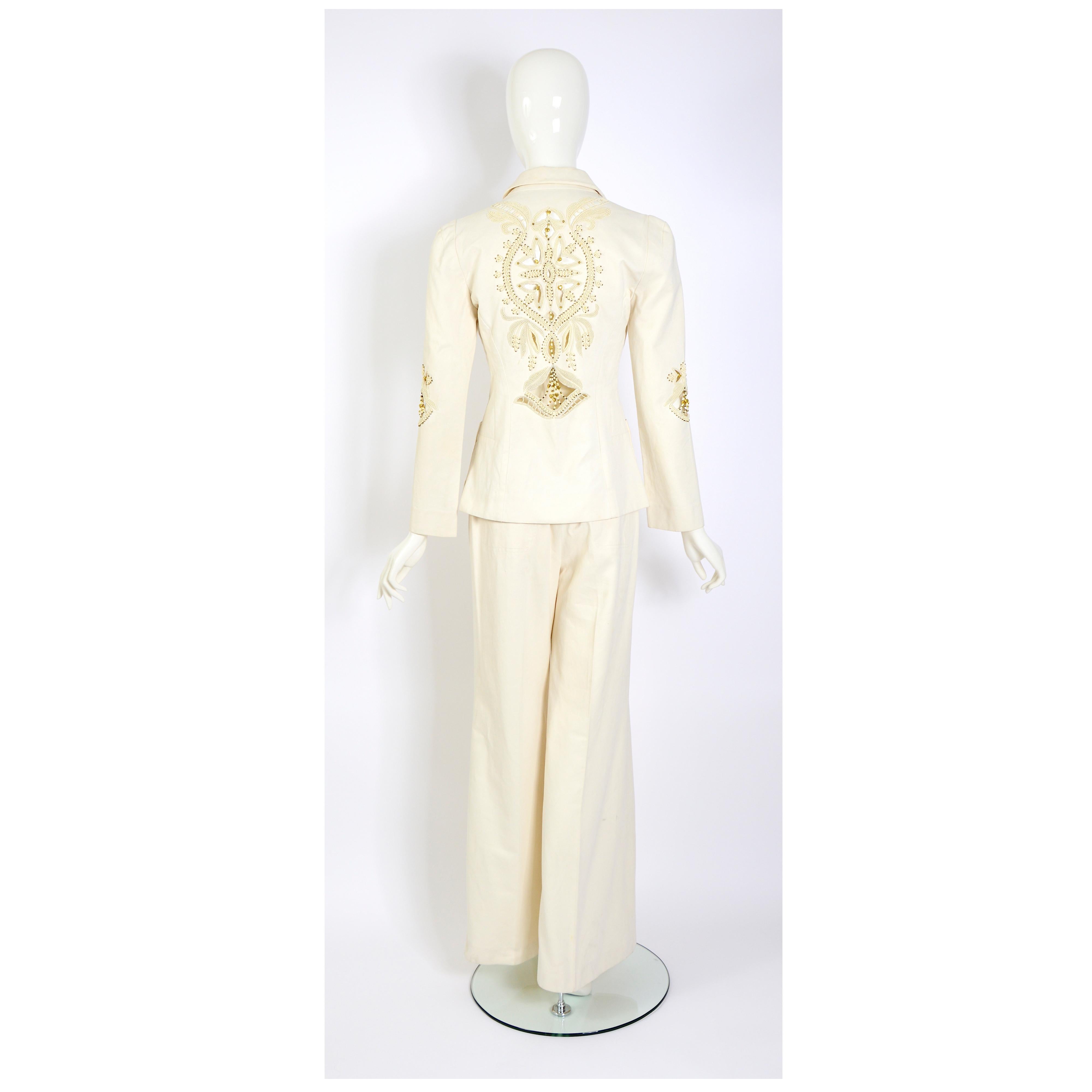 Chloé by Phoebe Philo vintage S/S 2002 embellished back and sleeves cream suit For Sale 3