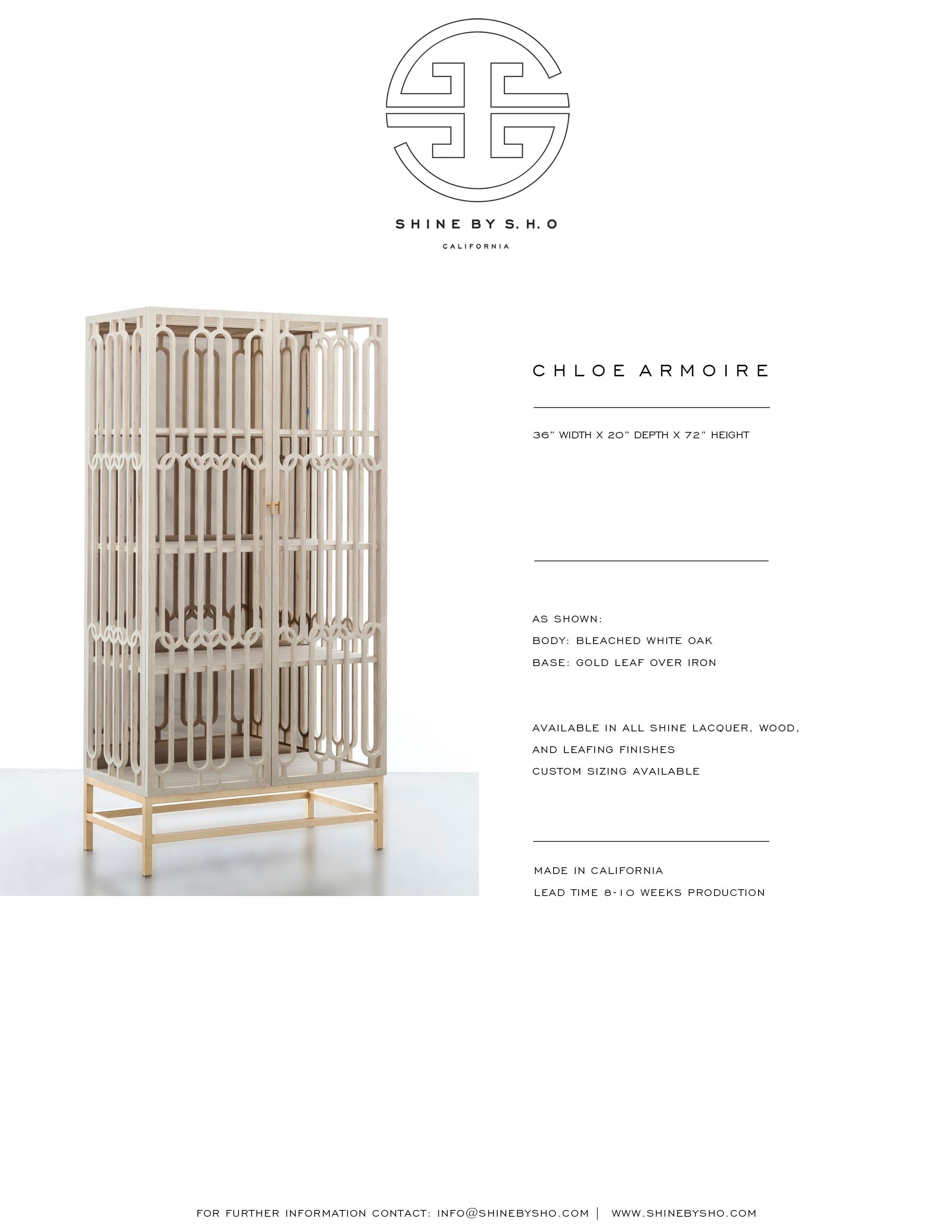 Américain CHLOE CABINET - Meuble de rangement moderne en chêne blanchi avec motif géométrique en treillis en vente