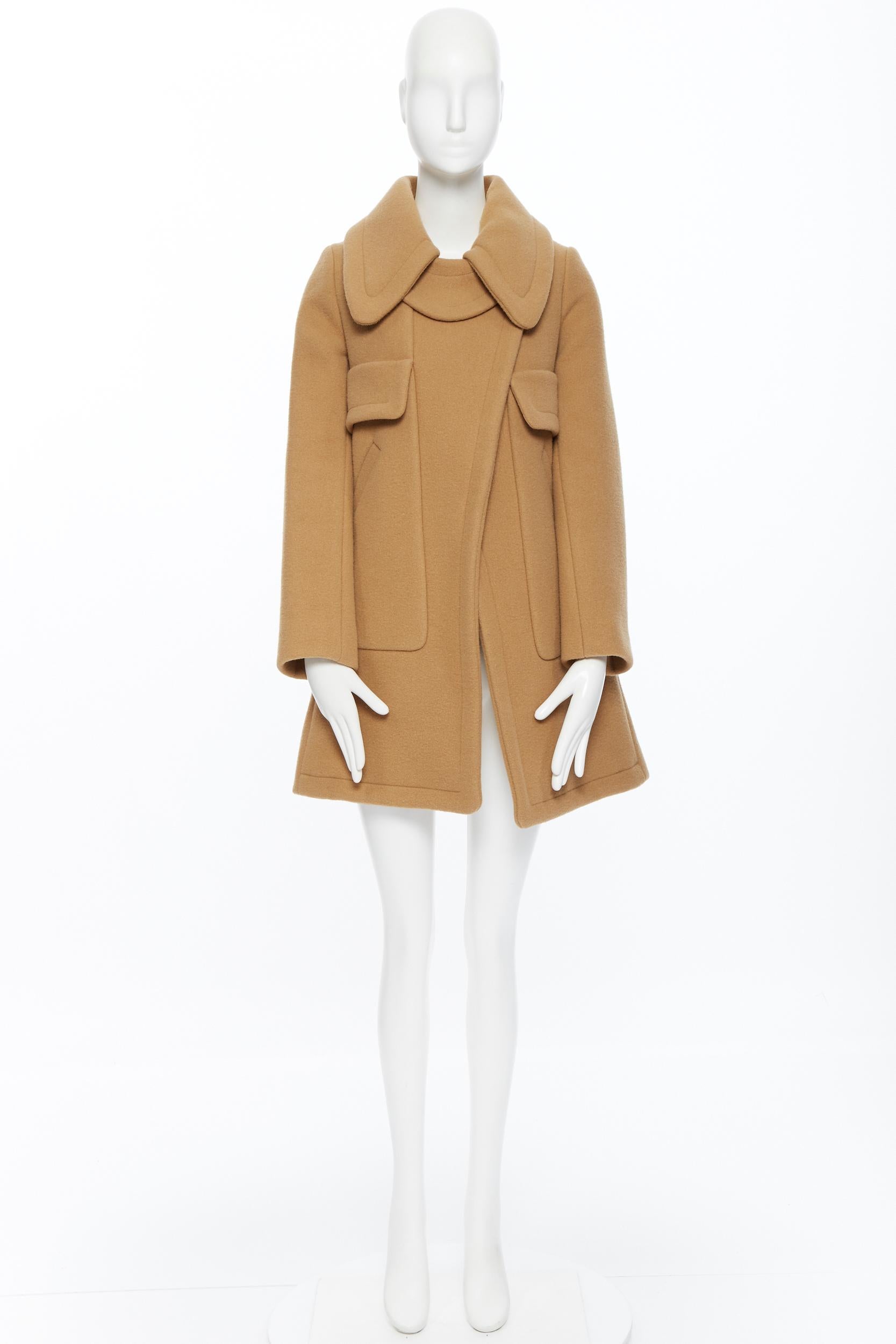 CHLOE camel beige brown thick wool felt wide collar structured winter coat S
Brand: Chloe
Model Name / Style: Wool coat
Material: Wool
Color: Beige
Pattern: Solid
Closure: Button
Extra Detail: Partially lined. Box pleat vent at back. Long Sleeve.