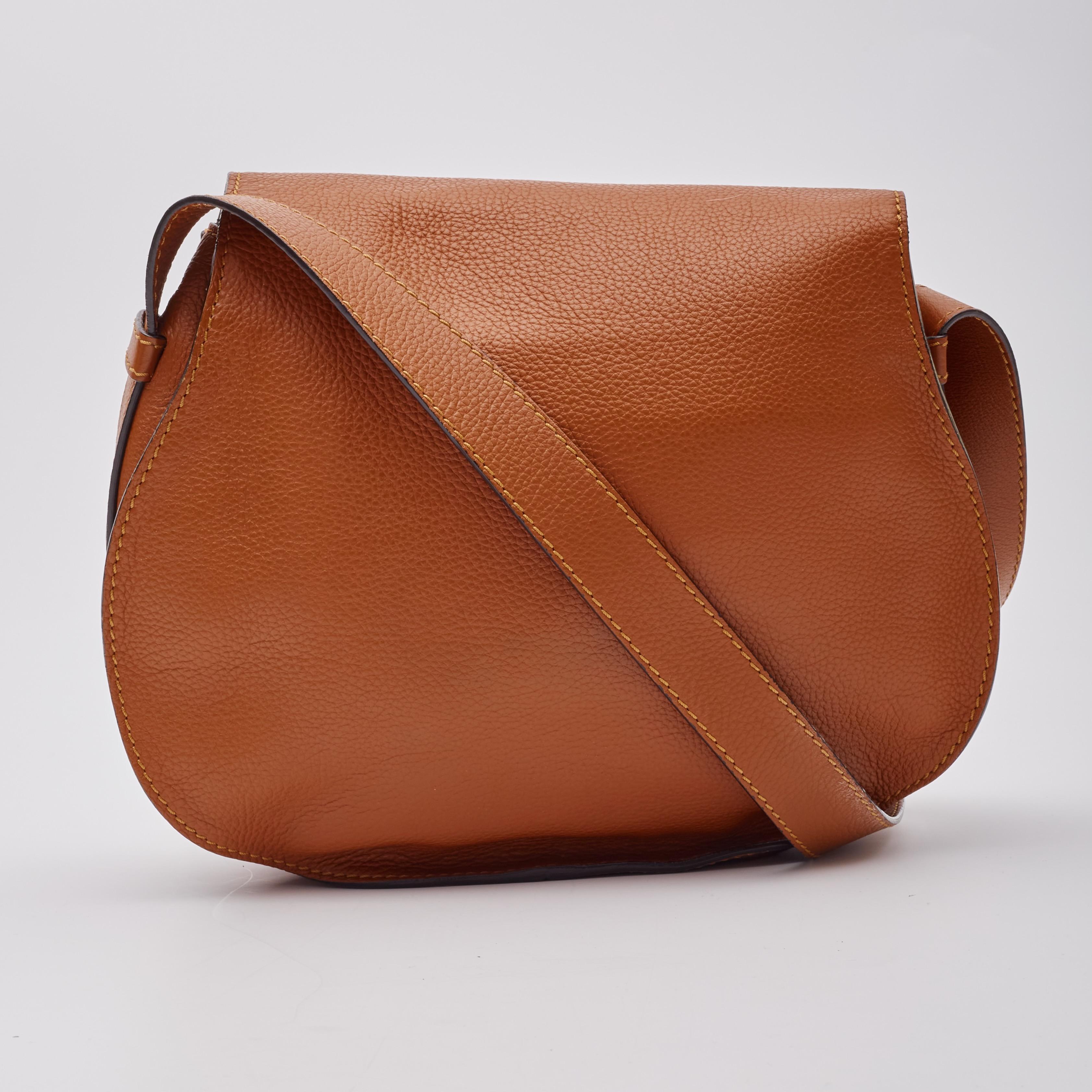 Women's or Men's Chloe Caramel Leather Marcie Crossbody Bag Medium For Sale