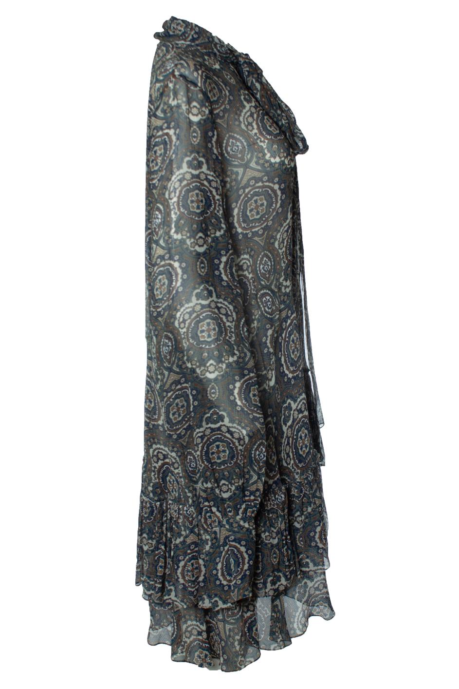 Chloe, Chiffon Lavalliere dress. The item is new - unworn.

CONDITION: new - unworn

SIZE: FR42 - L

MEASUREMENTS: length 100 cm, width 53 cm, waist 56 cm, shoulder width 44 cm, sleeve length 81 cm

MATERIAL: 100% silk

CARE: dry cleaning

COLOR: