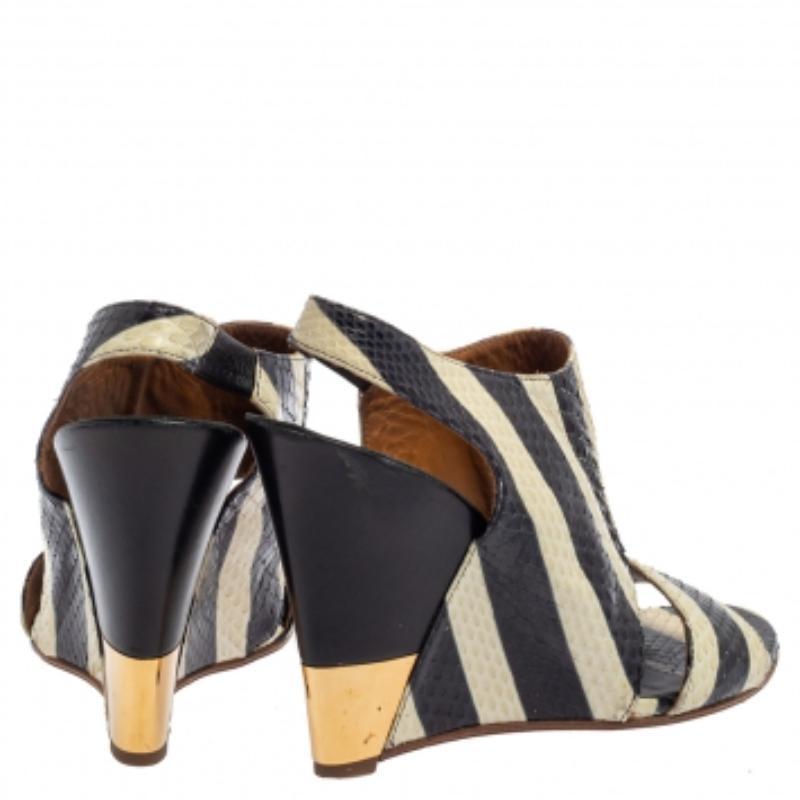 Women's Chloe Cream/Black Striped Python Ayers Wedge Slingback Sandals 39 For Sale
