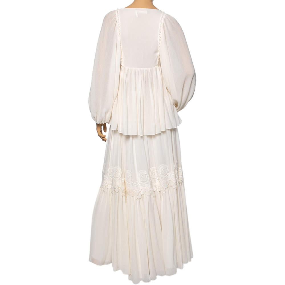 Chloe Cream Crinkle Silk Lace Trim Detailed Blouse and Skirt S Bon état - En vente à Dubai, Al Qouz 2