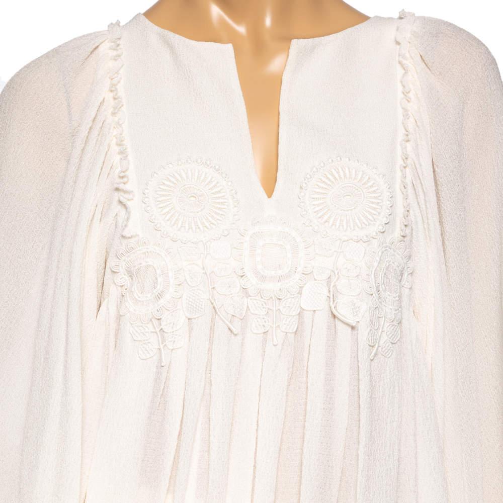 Chloe Cream Crinkle Silk Lace Trim Detailed Blouse and Skirt S In Excellent Condition For Sale In Dubai, Al Qouz 2