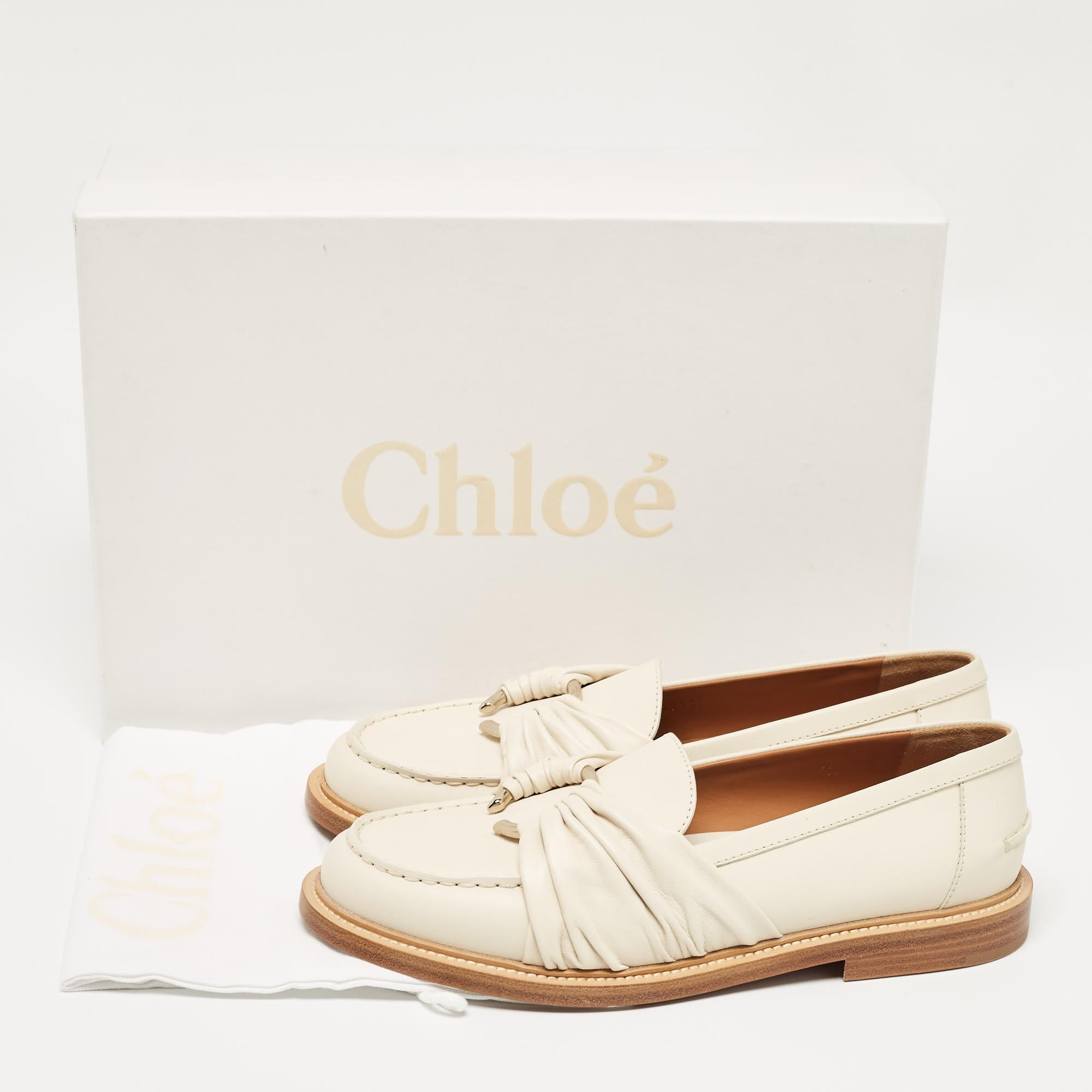 Chloe Cream Leather C Logo Loafers Size 40 For Sale 5