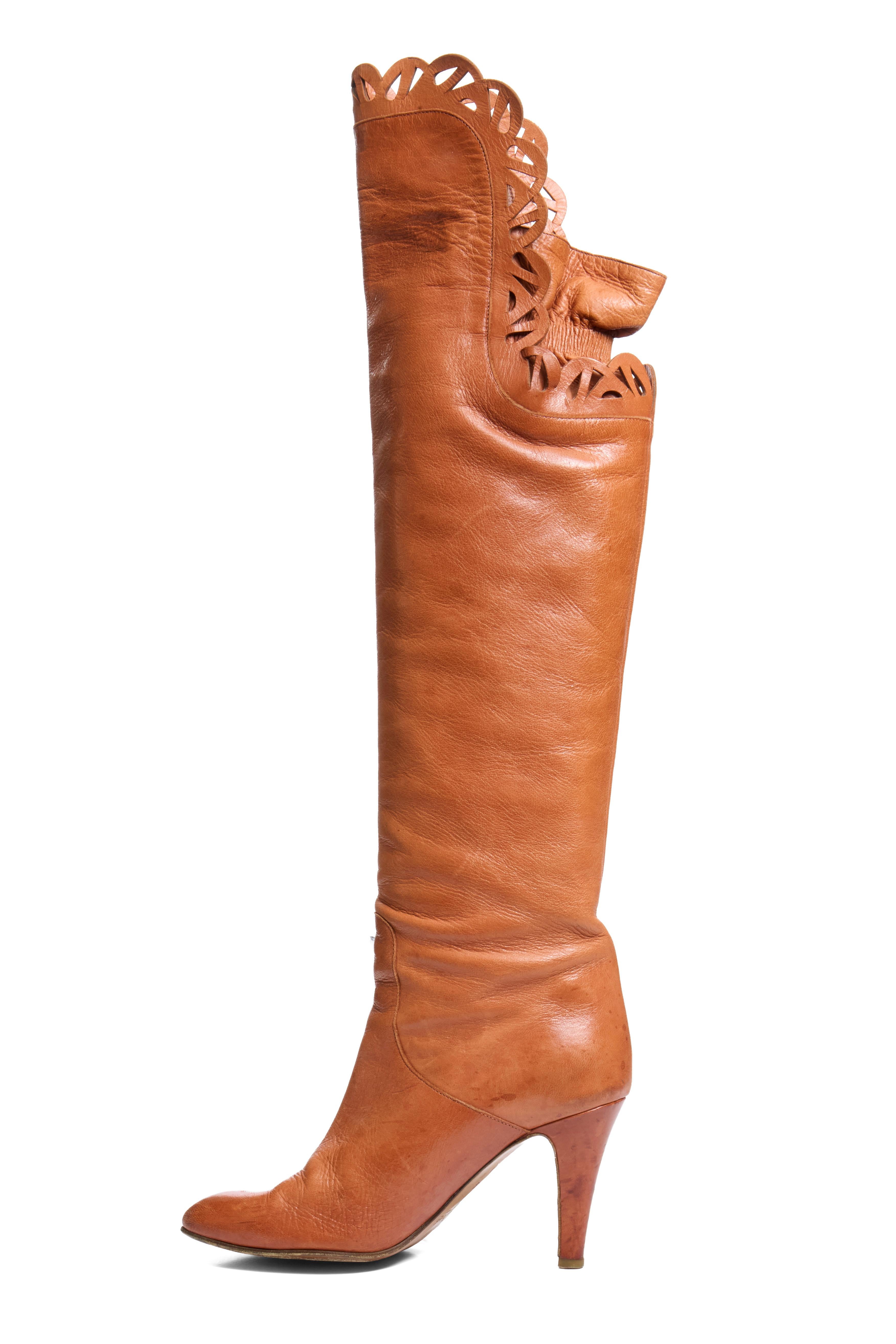 Chloé - Bottes à découpes sur le genou en cuir FW 2008 Made in Italy Bon état - En vente à Woodland Hills, CA