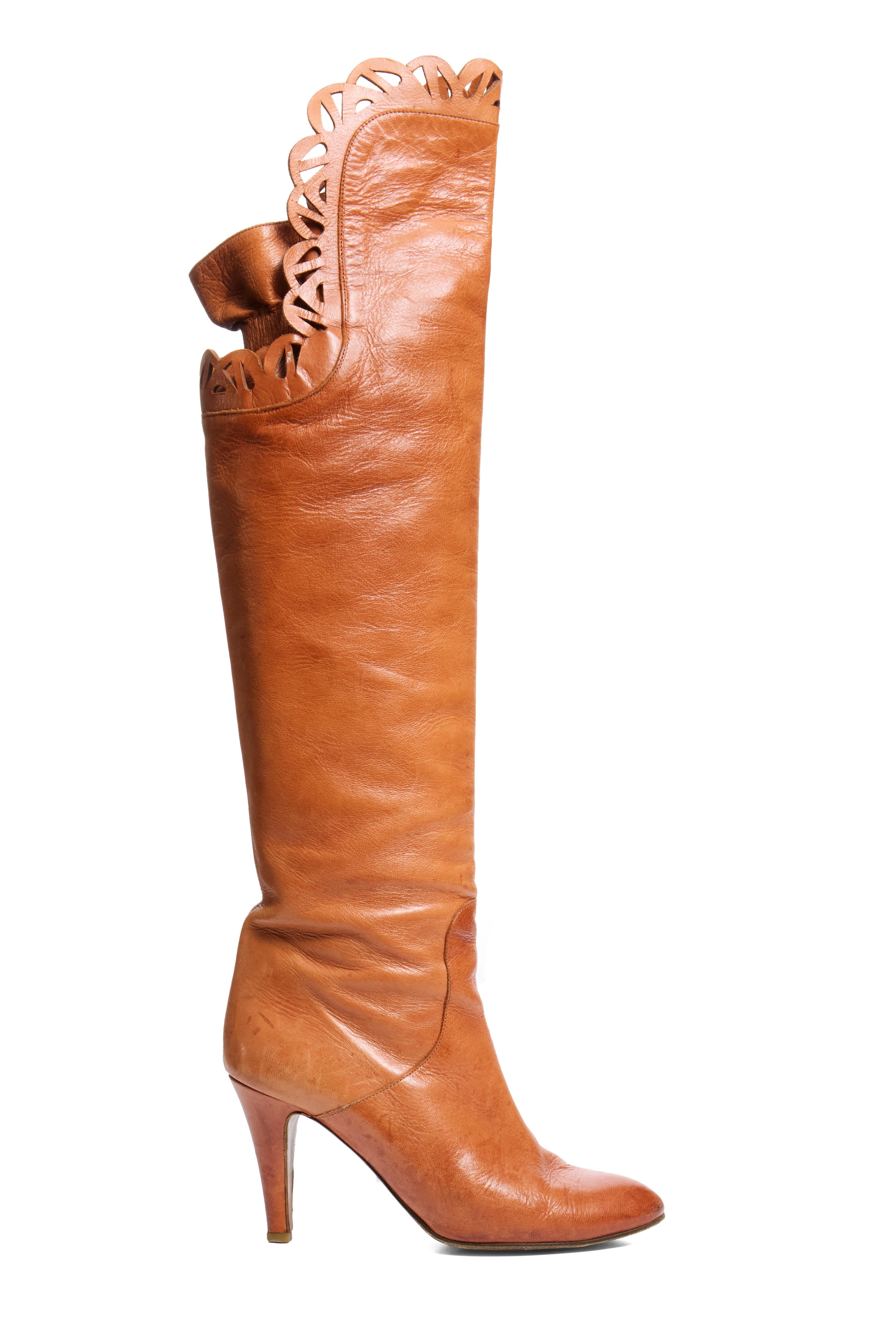 Chloé - Bottes à découpes sur le genou en cuir FW 2008 Made in Italy Pour femmes en vente