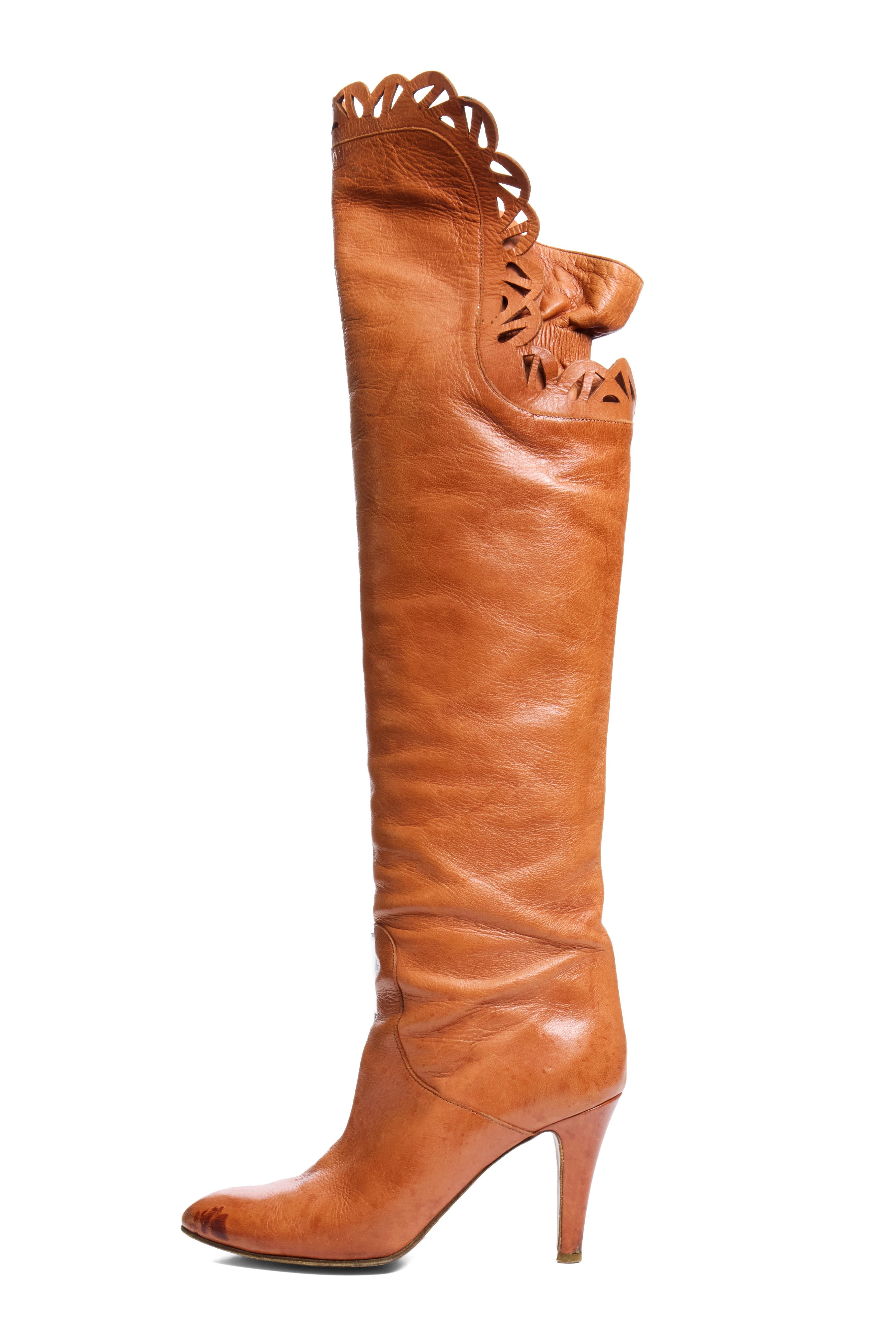 Chloé - Bottes à découpes sur le genou en cuir FW 2008 Made in Italy en vente 1