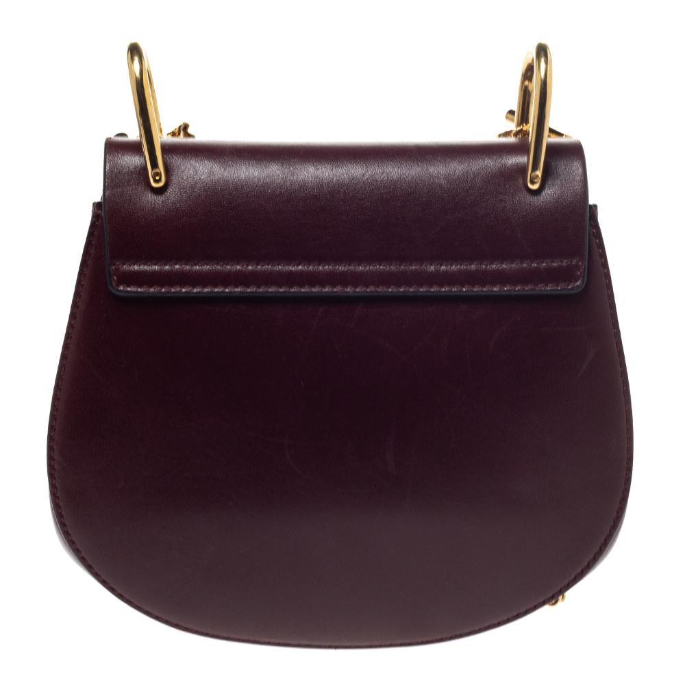One of the most recognizable bags in the luxury world, Chloe's Drew bag was part of the label's fall/winter 2014 collection. It carries a distinct shape and minimal style detailing. This shoulder bag has been meticulously crafted from leather and