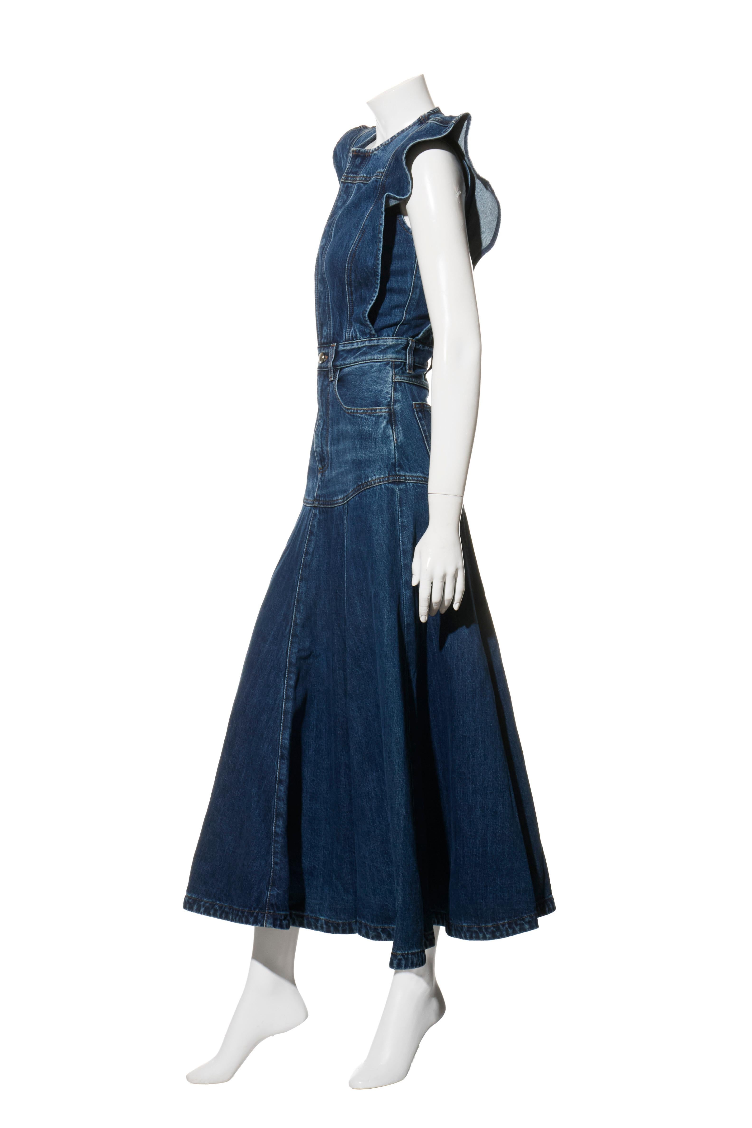 Chloé Dusky Blue Denim Maxi Dress Resort 2022 Collection Size 34 In Excellent Condition For Sale In Woodland Hills, CA