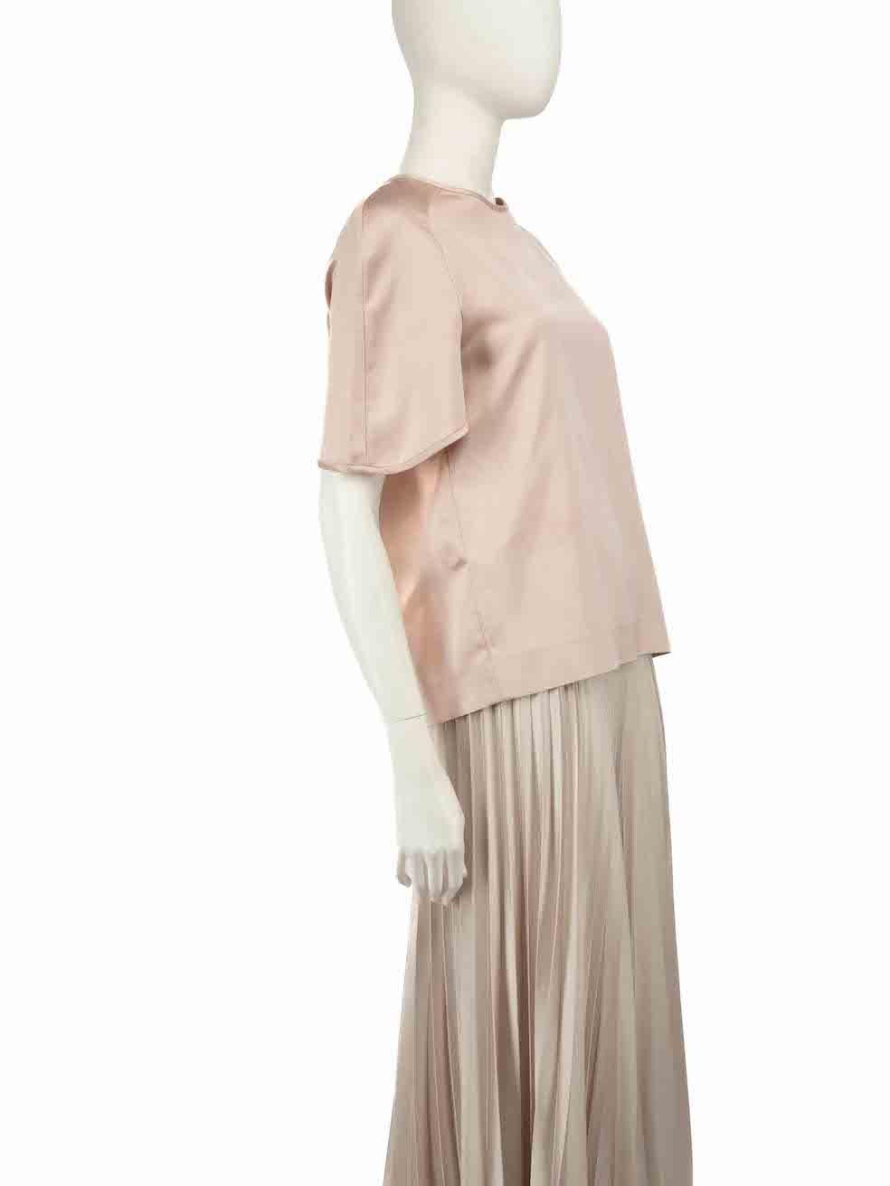 CONDITION is Very good. Minimal wear to top is evident. Minimal pull thread to the front left hemline and front neckline. Slight discolouration to rear left sleeve and front on this used Chloé designer resale item.
 
 
 
 Details
 
 
 Dusty pink
 
