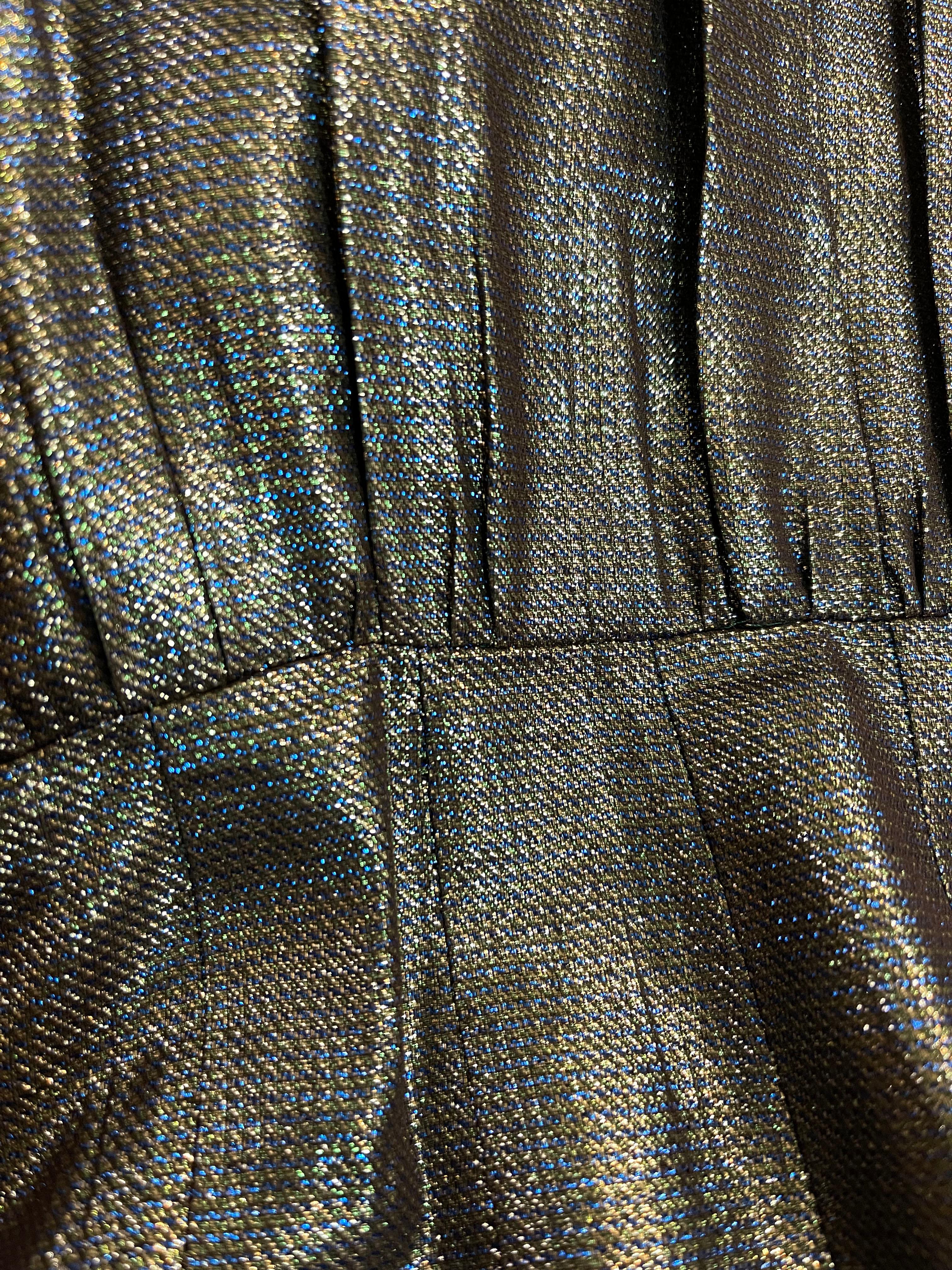 Donna Abito Chloe in lurex argento/oro/blu con applicazione di collana, anni '80 in vendita