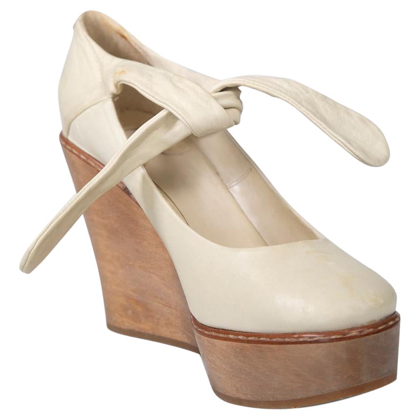 Chloé - Chaussures à semelles compensées en cuir écru - Taille IT 39 en vente