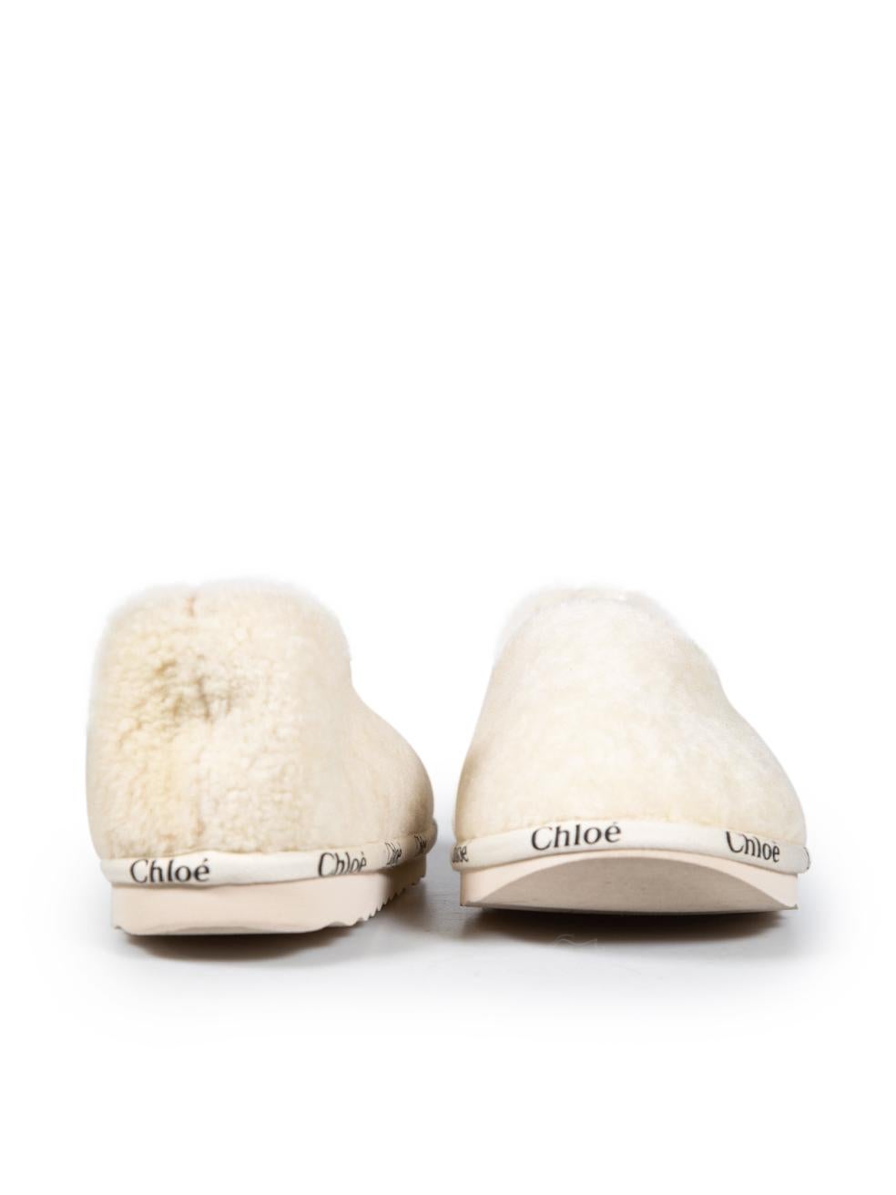 Chloé Ecru Shearling Woody Closed Slipper Size IT 40 In Good Condition For Sale In London, GB