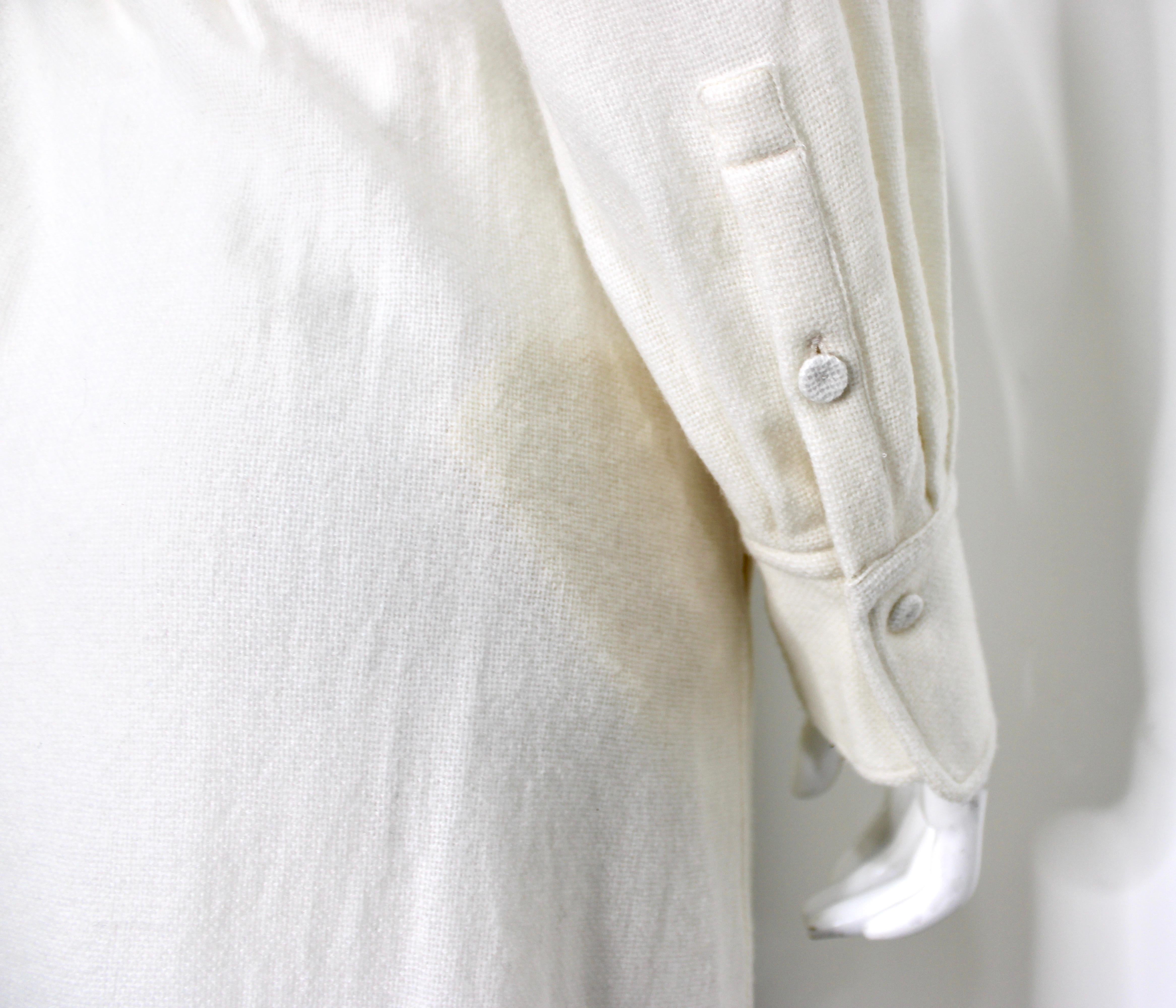 Chloe Eden Weißes Kleid aus Kaschmir und Wolle mit Knopfleiste um 2023 im Angebot 3